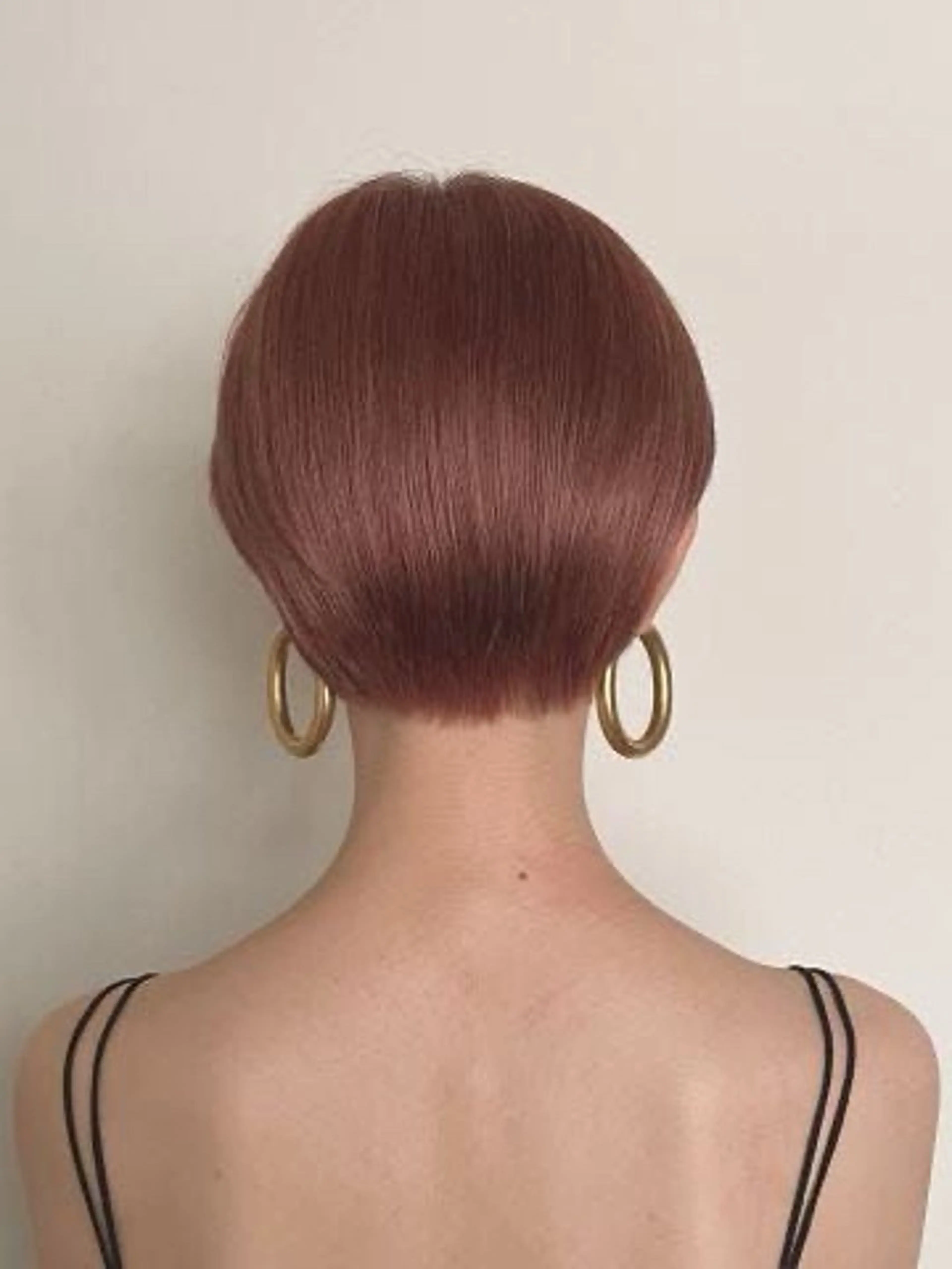 ショート カラー ベージュカラー ピンクカラー ピンクベージュ AmiLi Azusaのヘアスタイル