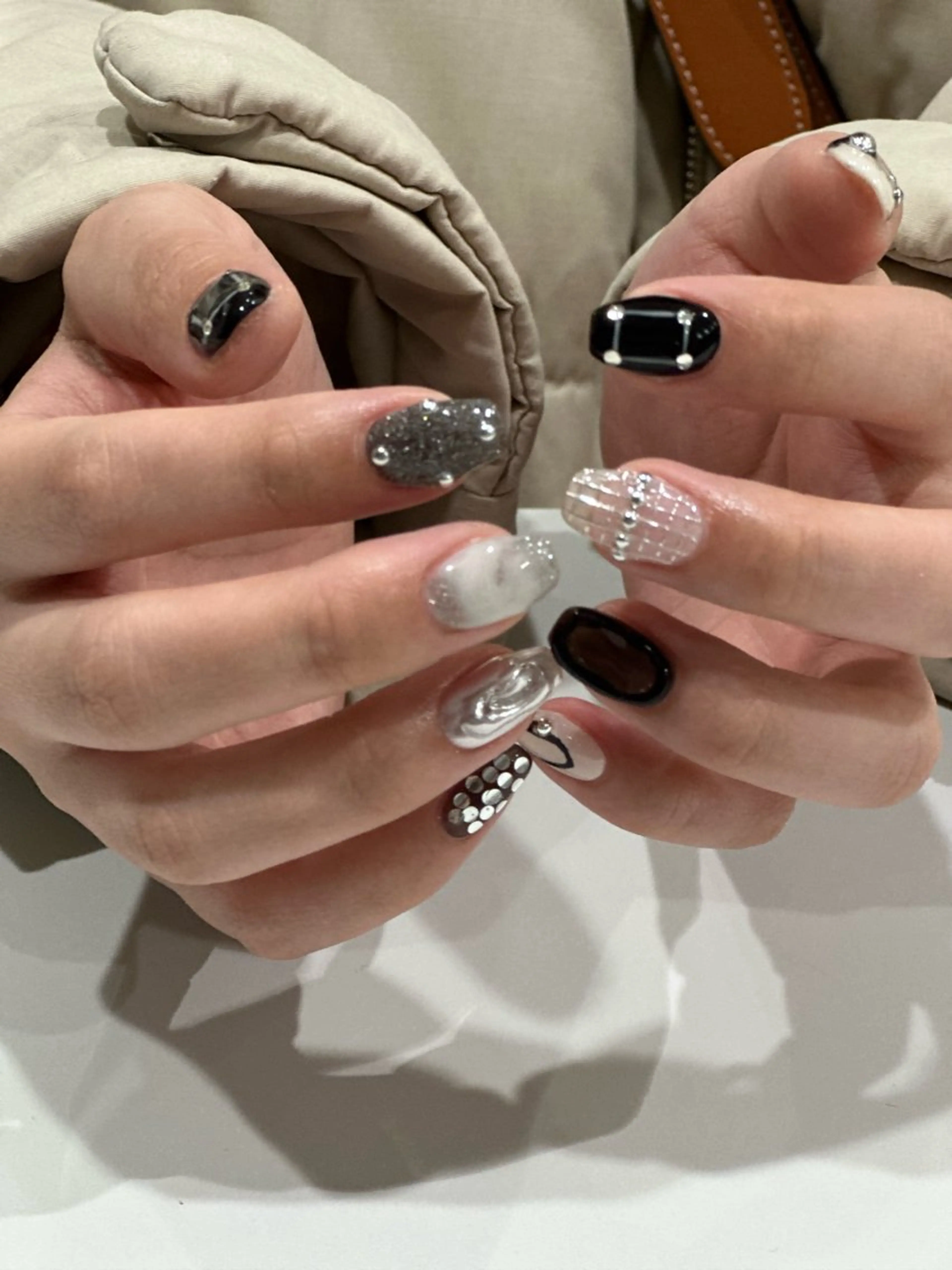 ネイル アートネイル フットネイル ジェルネイル ロングネイル マグネットネイル ハンドネイル DL•BEAUTY / AKANEのネイルデザイン