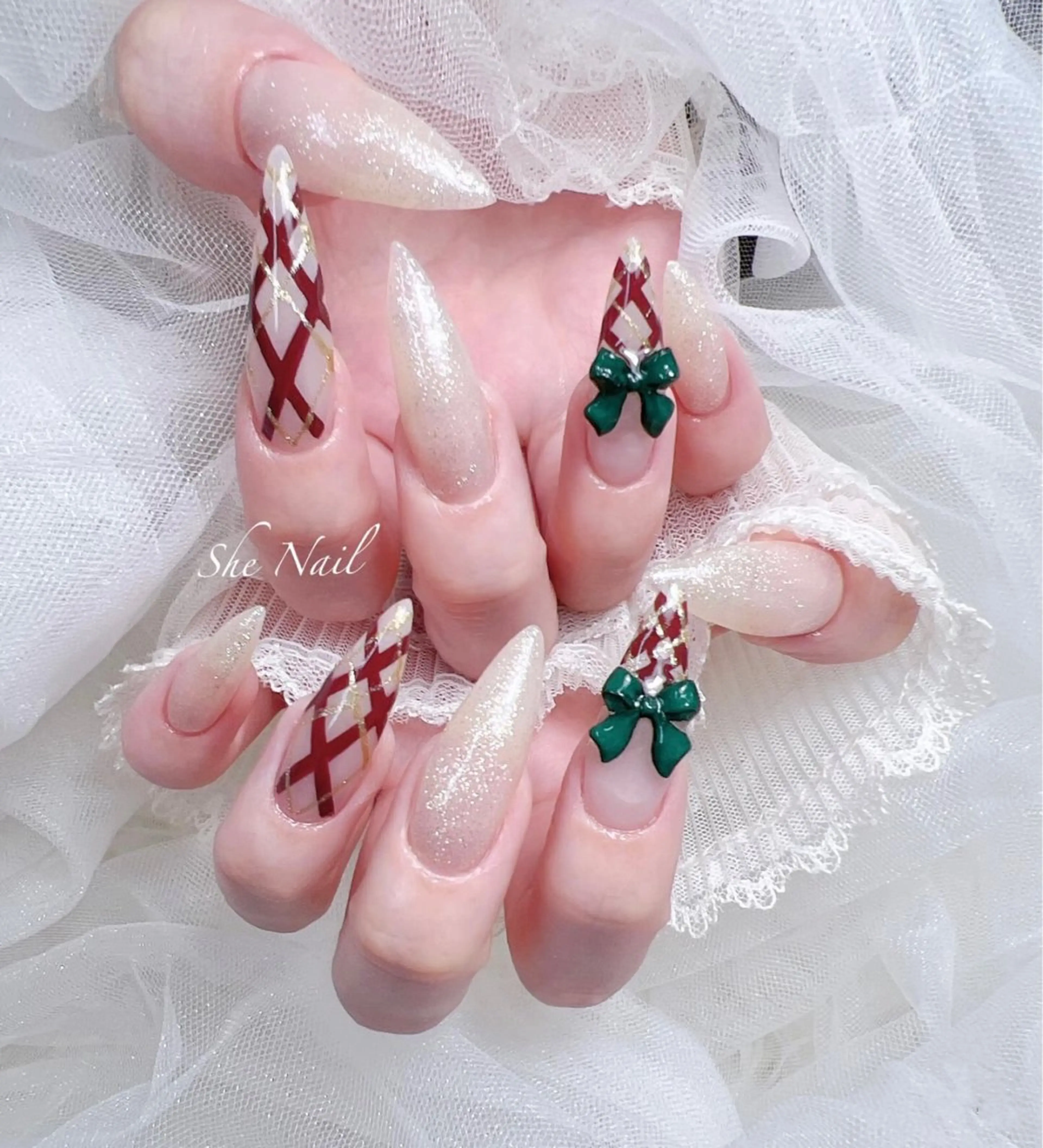 ネイル チークネイル 長さ出し マグネットネイル 持ち込み ワンカラーネイル ハンドネイル She   Nail所属・ISA_ BELLAのネイルデザイン