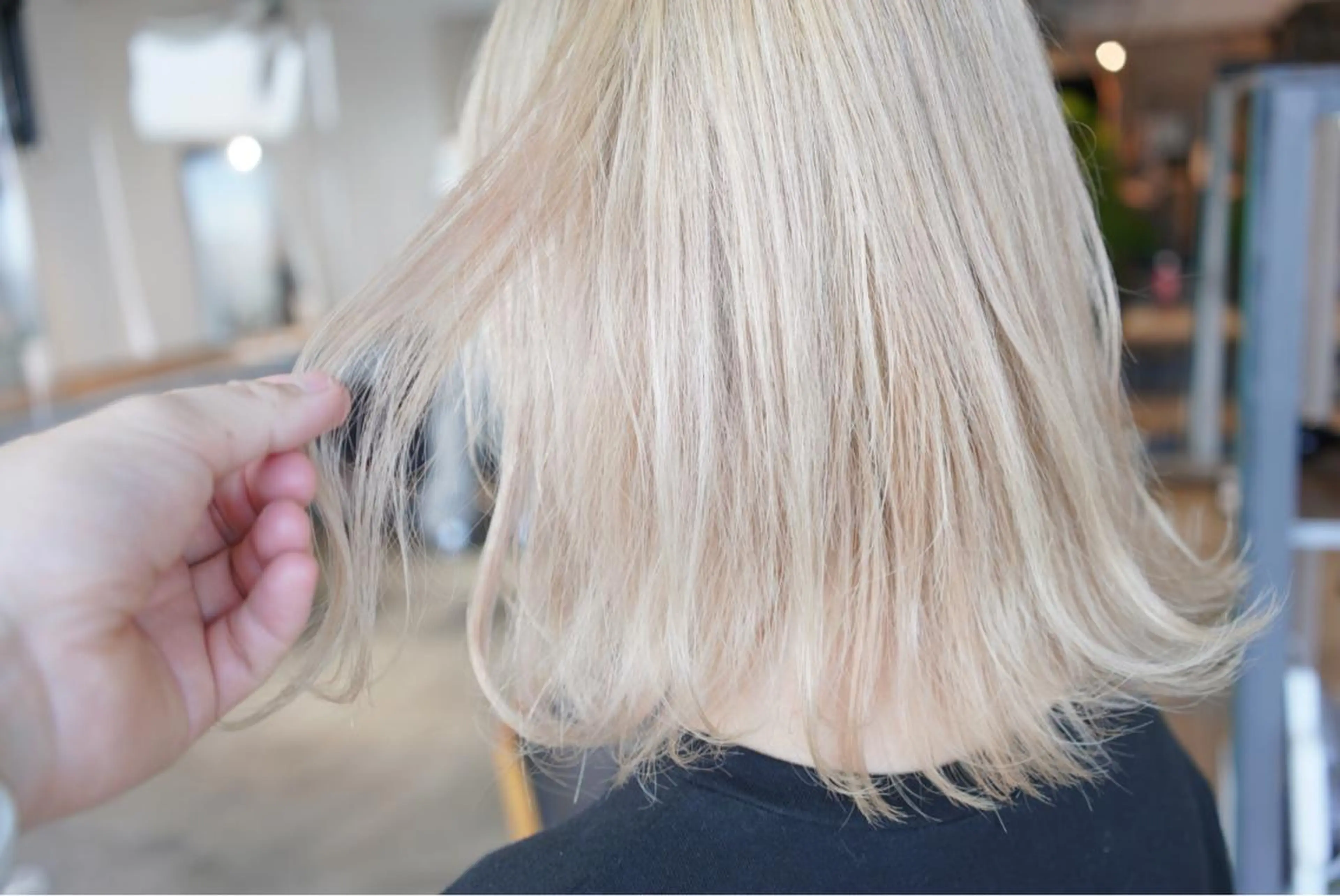 ミディアム カラー ブリーチ ブロンド ヘアカラー トリートメント ハイトーン/レイヤー /ケアブリーチ石川治のヘアスタイル