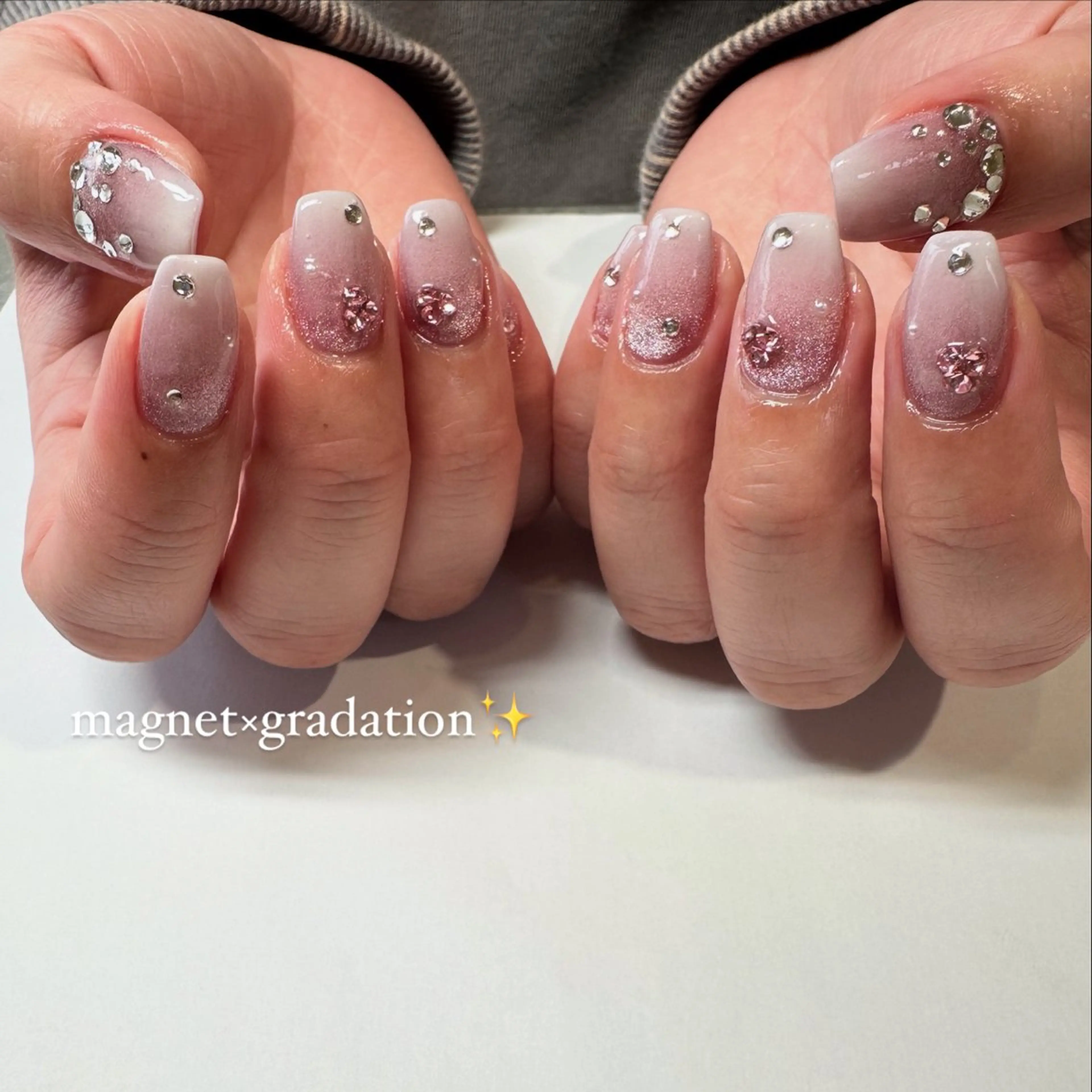 ネイル ハンドネイル 佐藤 穂乃香のネイルデザイン