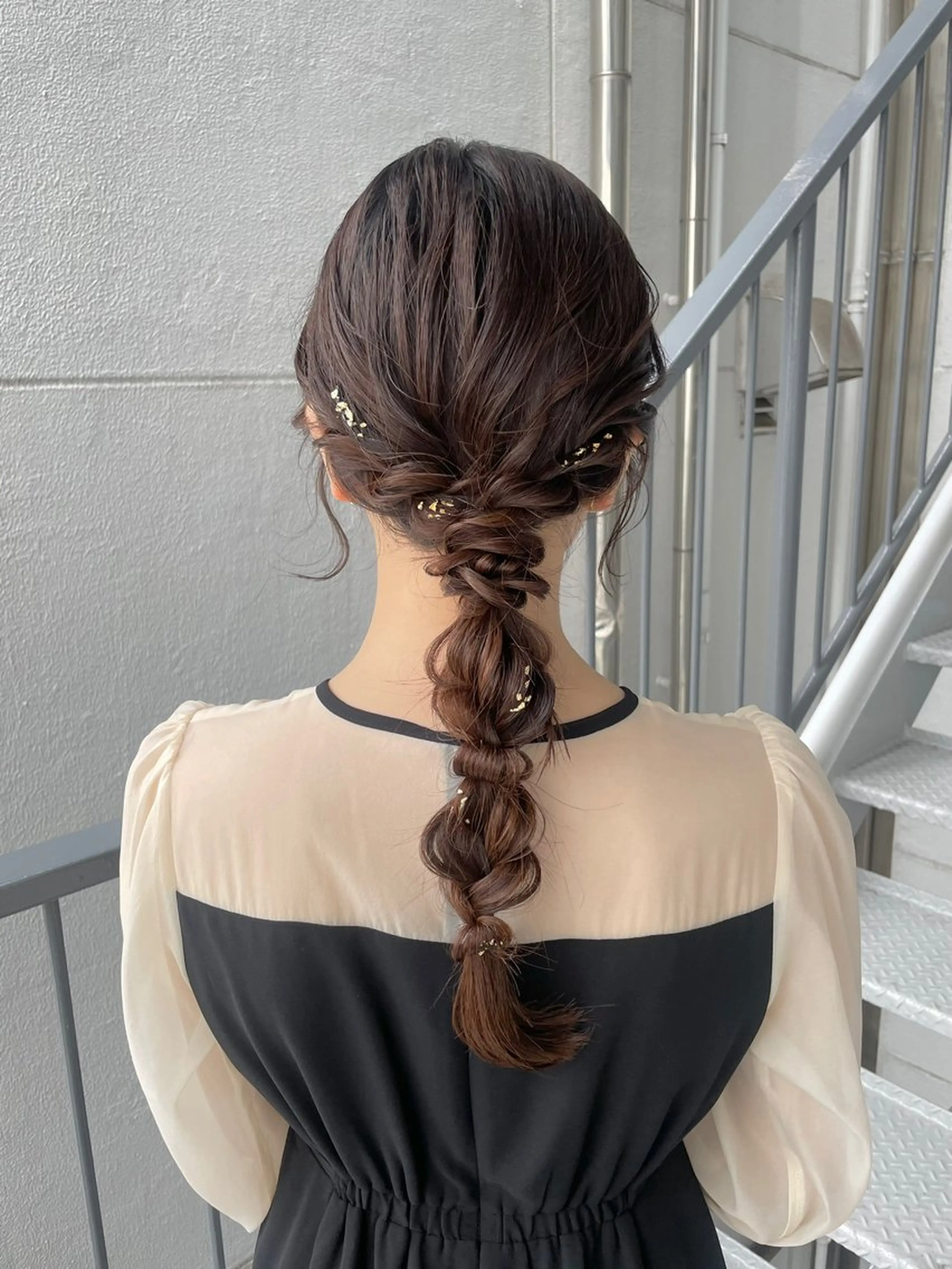 セミロング ヘアアレンジ 結婚式・ブライダル ヘアセット 【arc】Ruri コテ巻き風パーマのヘアスタイル