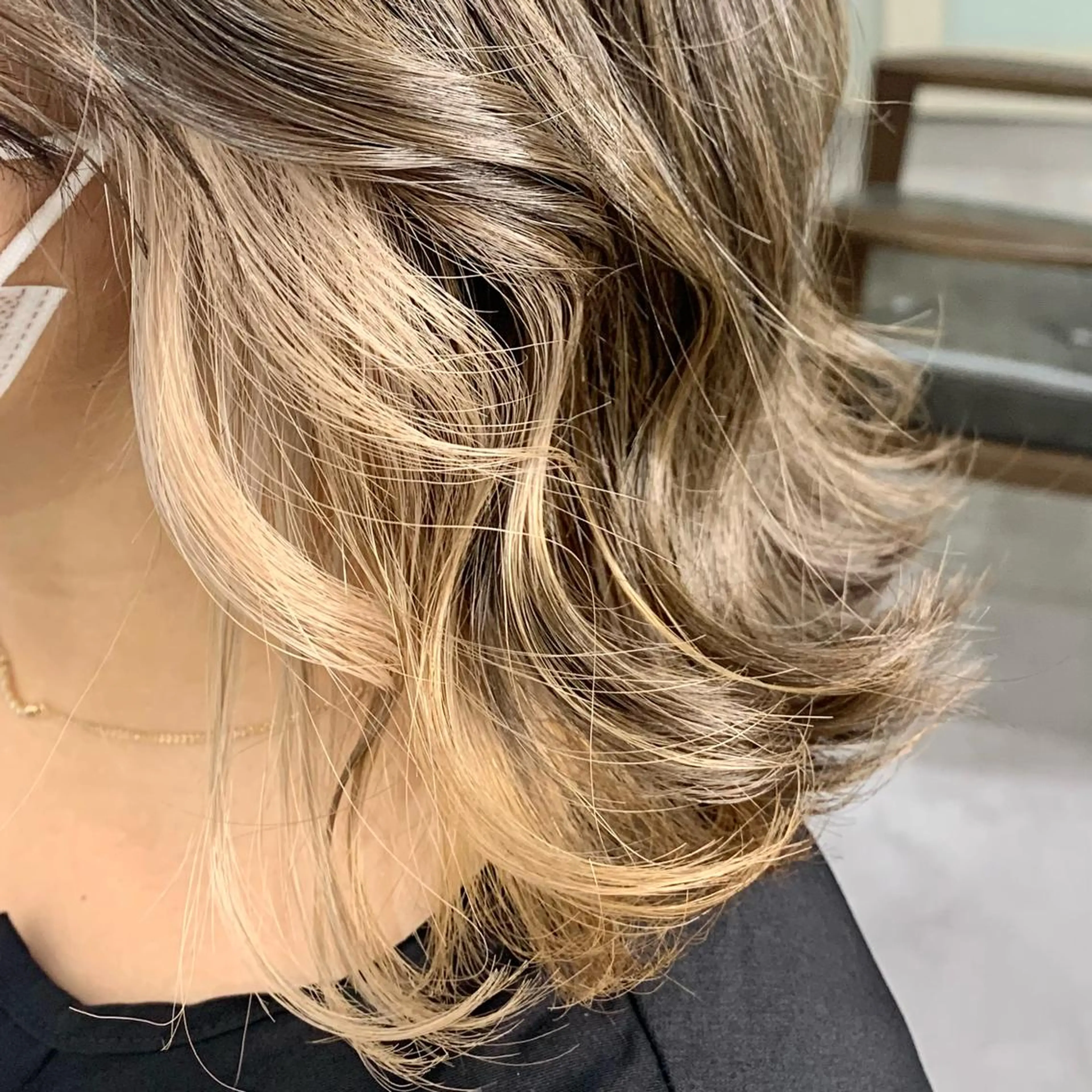 ショート カラー ベージュカラー インナーカラー ホワイトベージュ ViVi by freedomのヘアスタイル