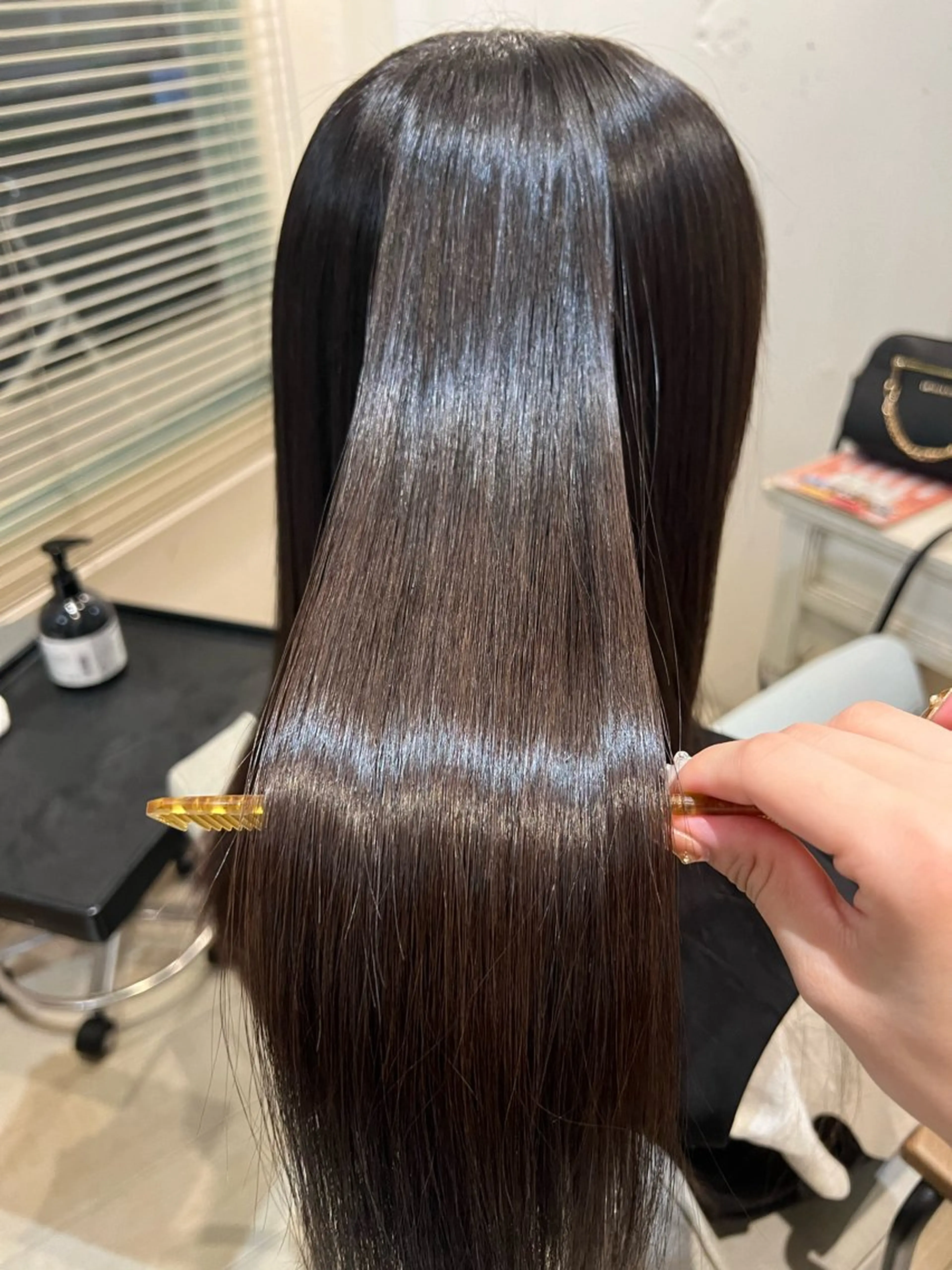 ロング 縮毛矯正 縮毛矯正 ワタナベ モカ🦢ダブルカラーのヘアスタイル