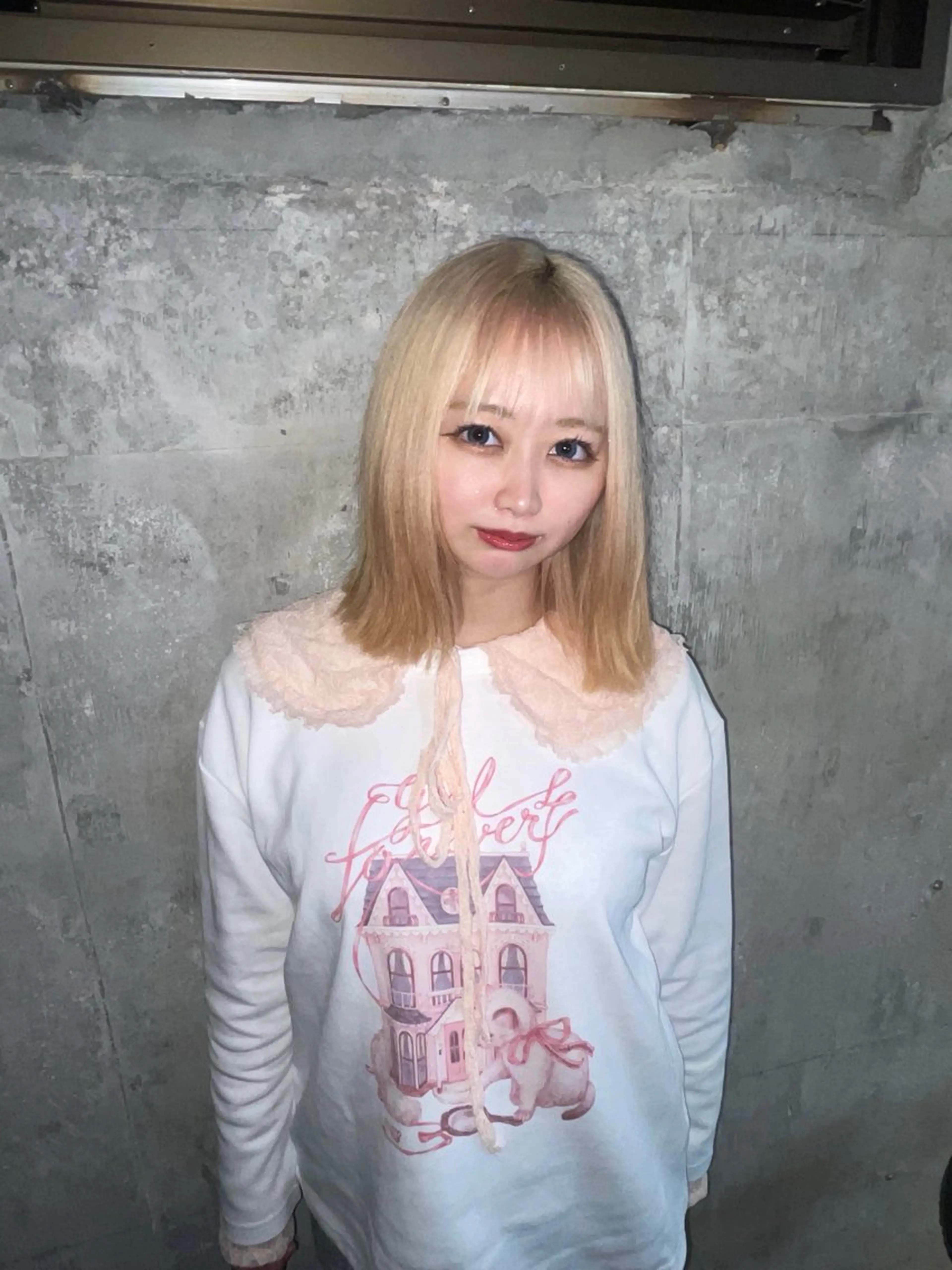 ミディアム カット ヘアカラー トリートメント 鈴木瑛里／ブロンド ベージュ／男女のヘアスタイル