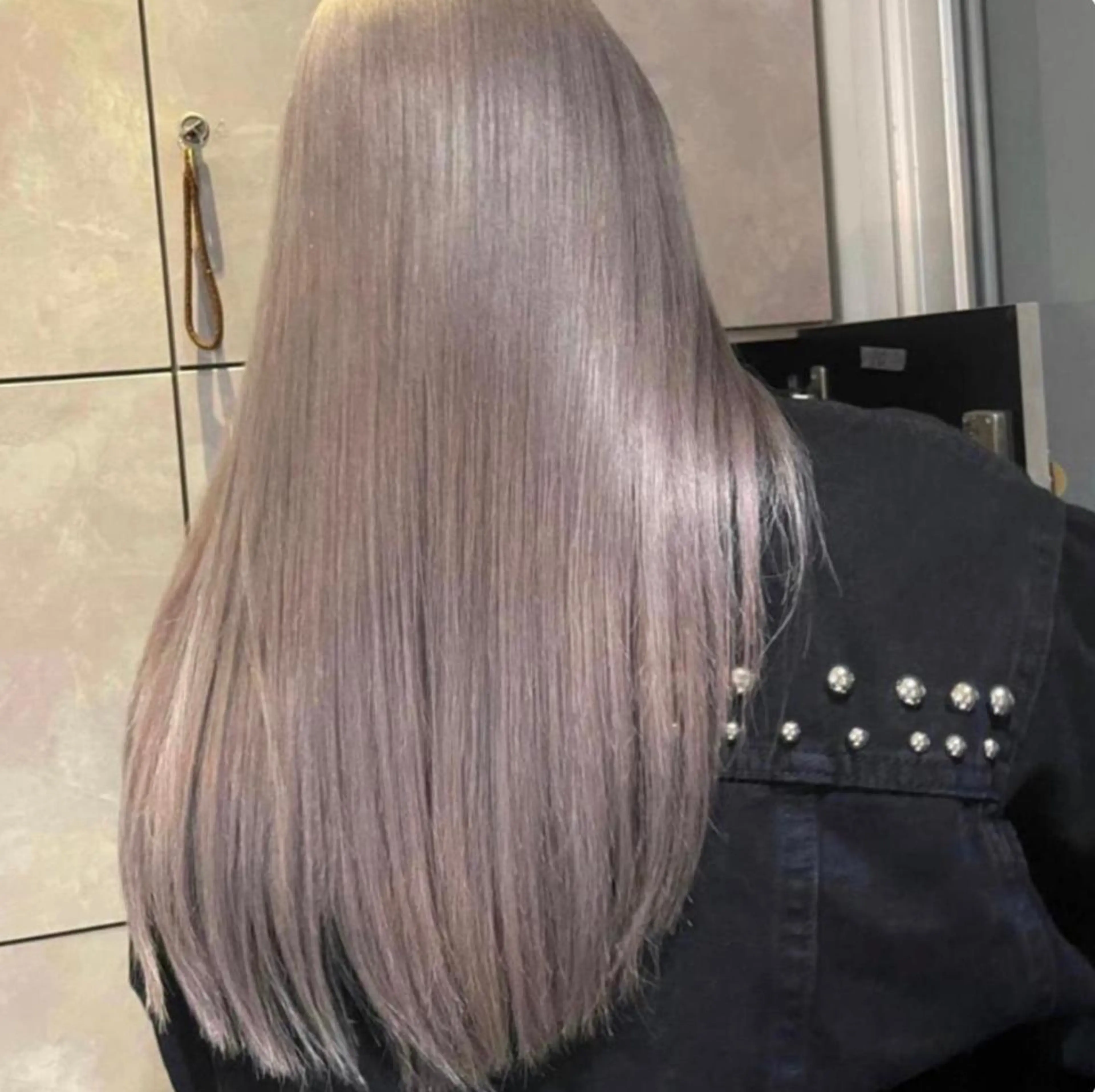 ロング カラー ヘアアレンジ カット ヘアカラー 🌹TikTok４万 ﾌｫﾛﾜｰ🌹AKIのヘアスタイル