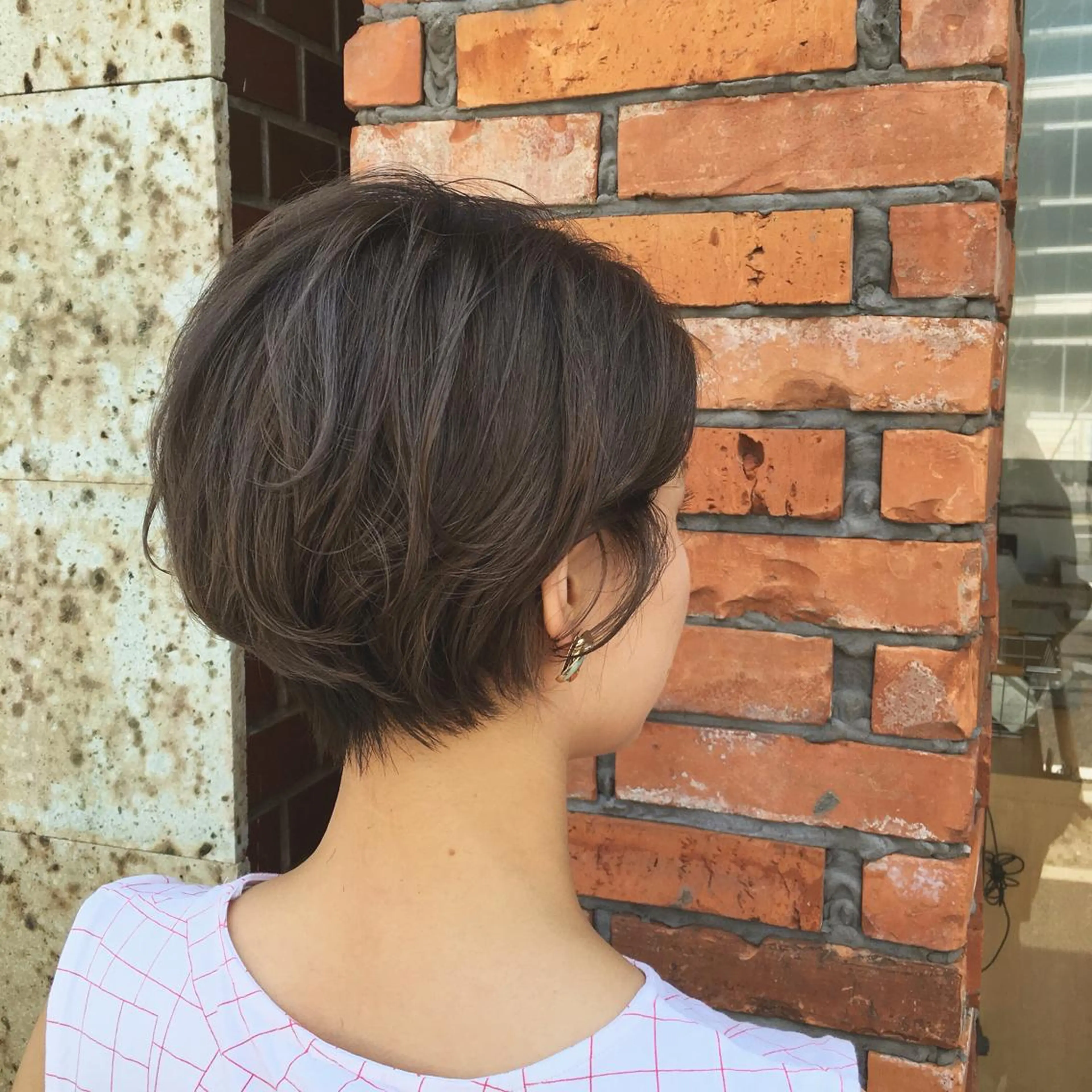 ショート カラー 加藤 あやみのヘアスタイル