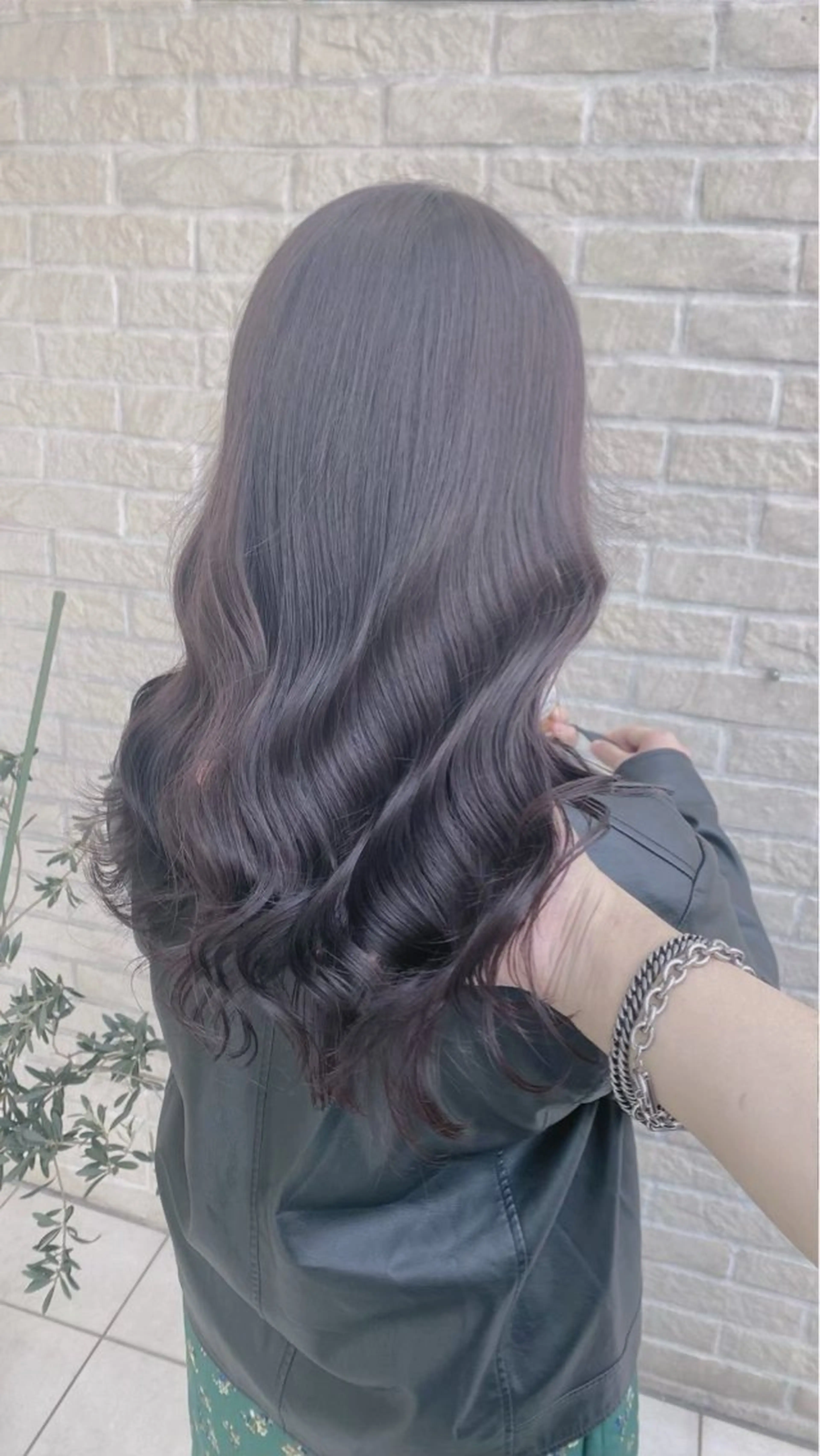 ロング カラー ヘアアレンジ 西山 夢月のヘアスタイル
