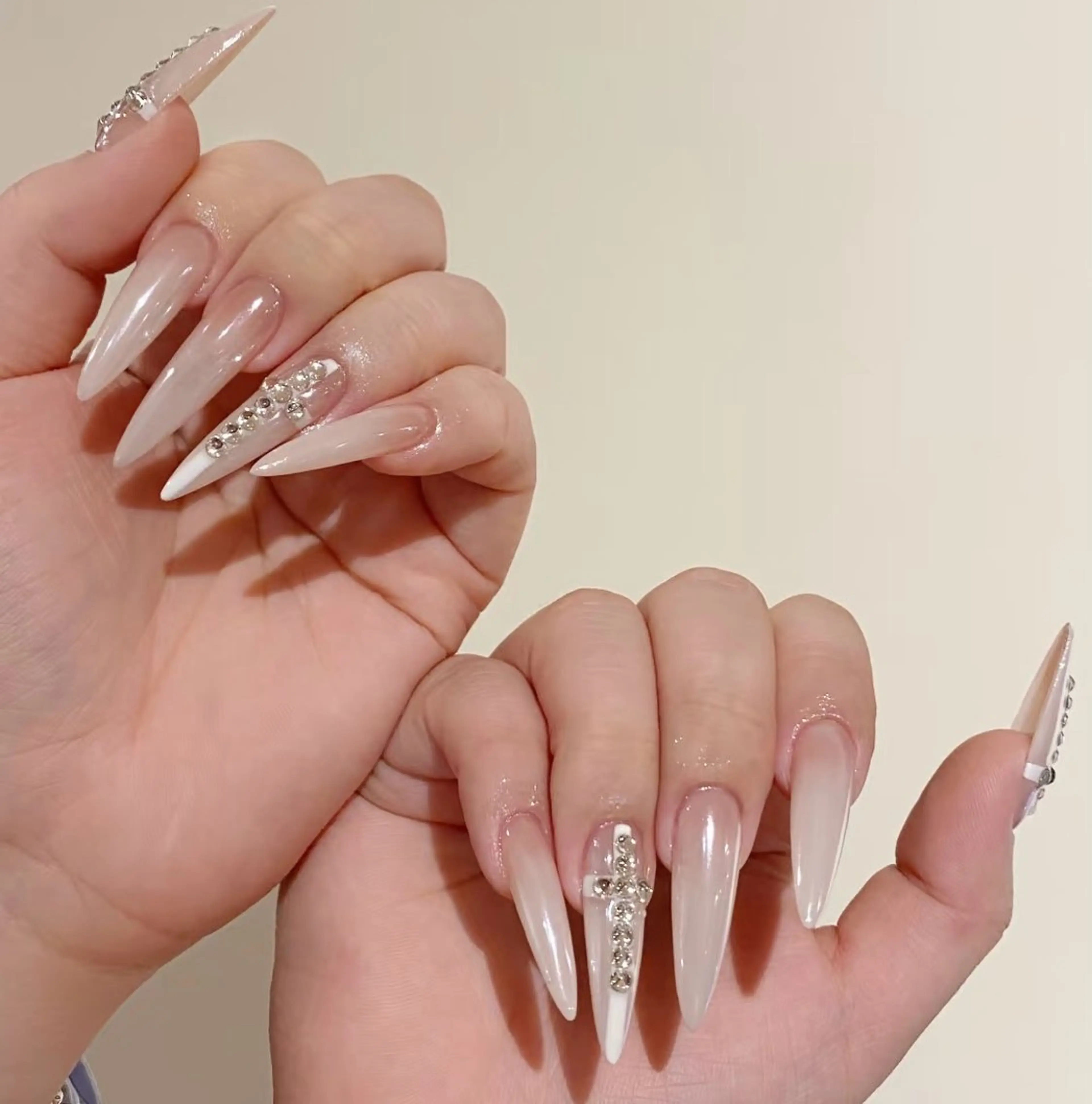 ネイル 高木 維麗絲のネイルデザイン