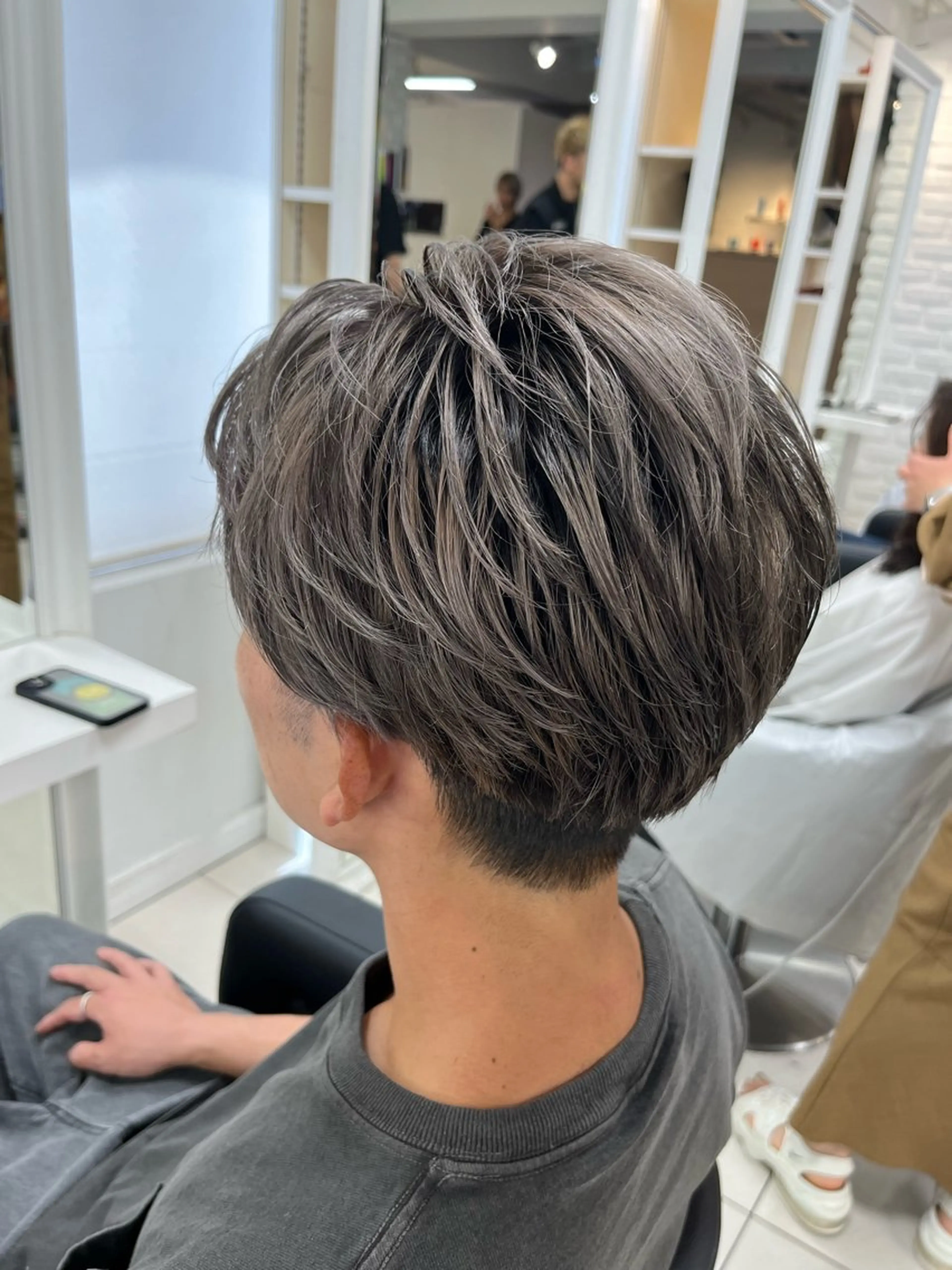 ショート カラー メンズ メンズブリーチ ブリーチ グレージュ 【センターパート/ マッシュ】ryokaのヘアスタイル