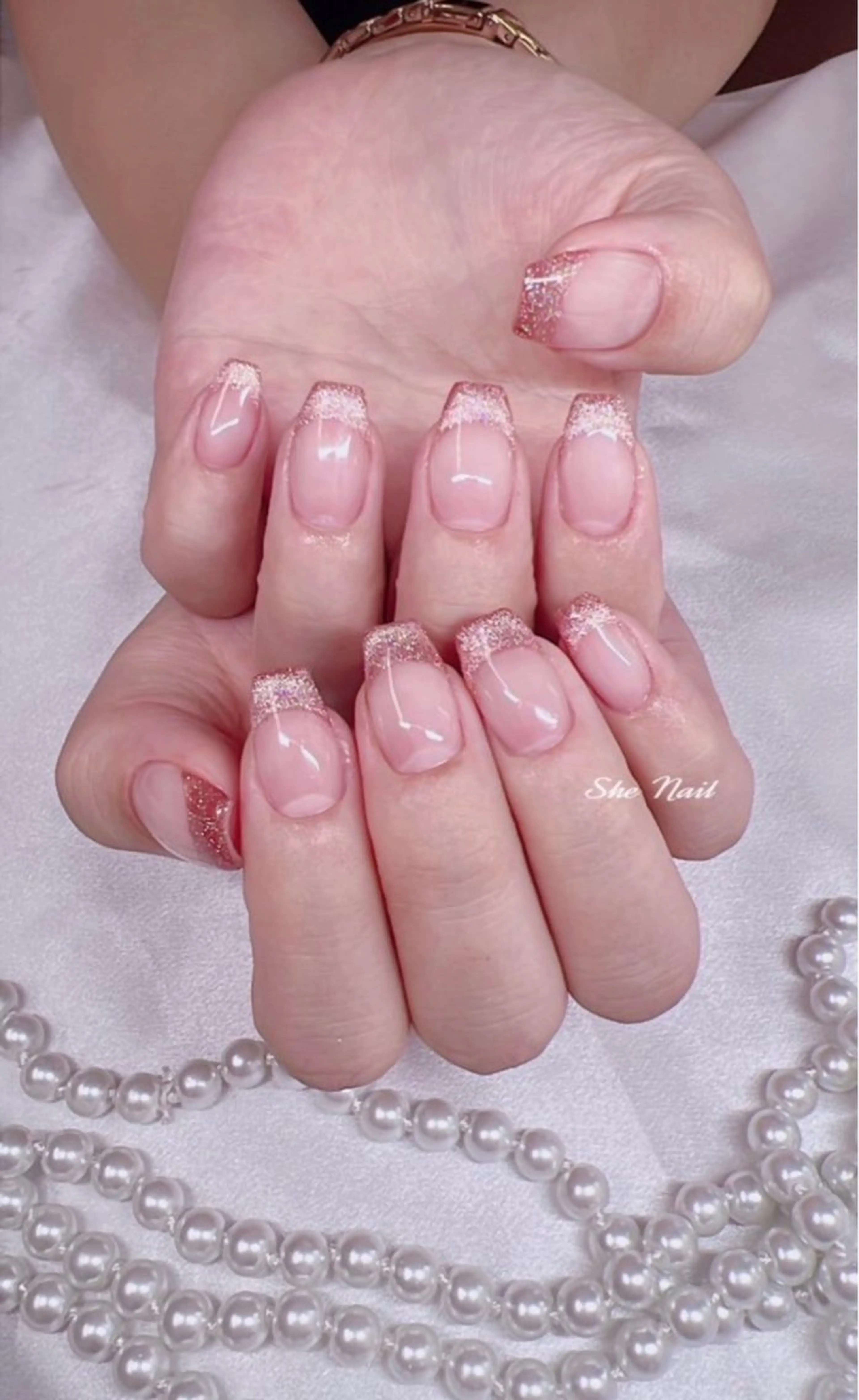 ネイル チークネイル 長さ出し フラッシュネイル フレンチネイル マグネットネイル She_nail所属・ELSA_ Bellaのネイルデザイン