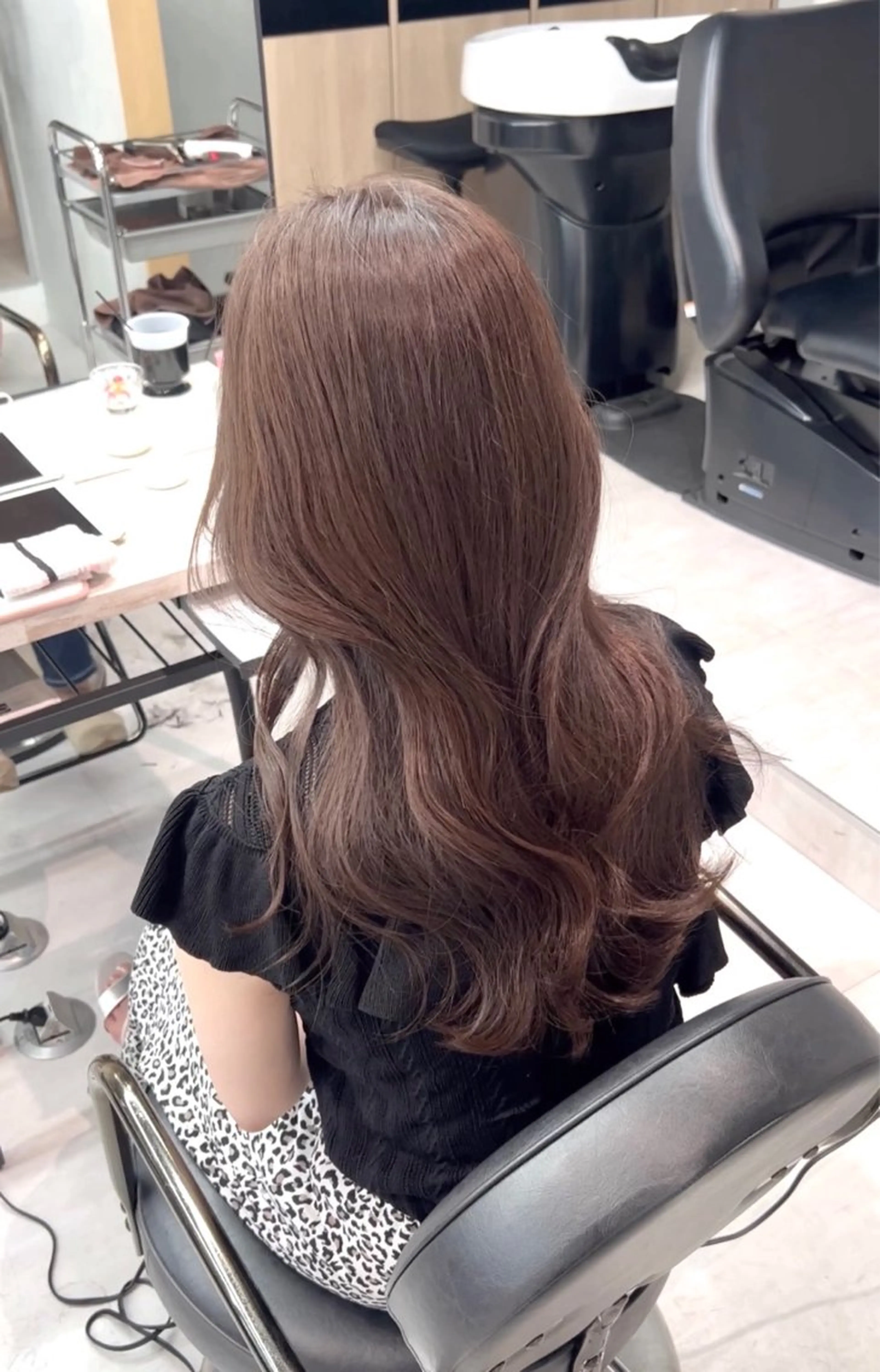 カラー 小森聖奈 韓国風レイヤーカットのヘアスタイル