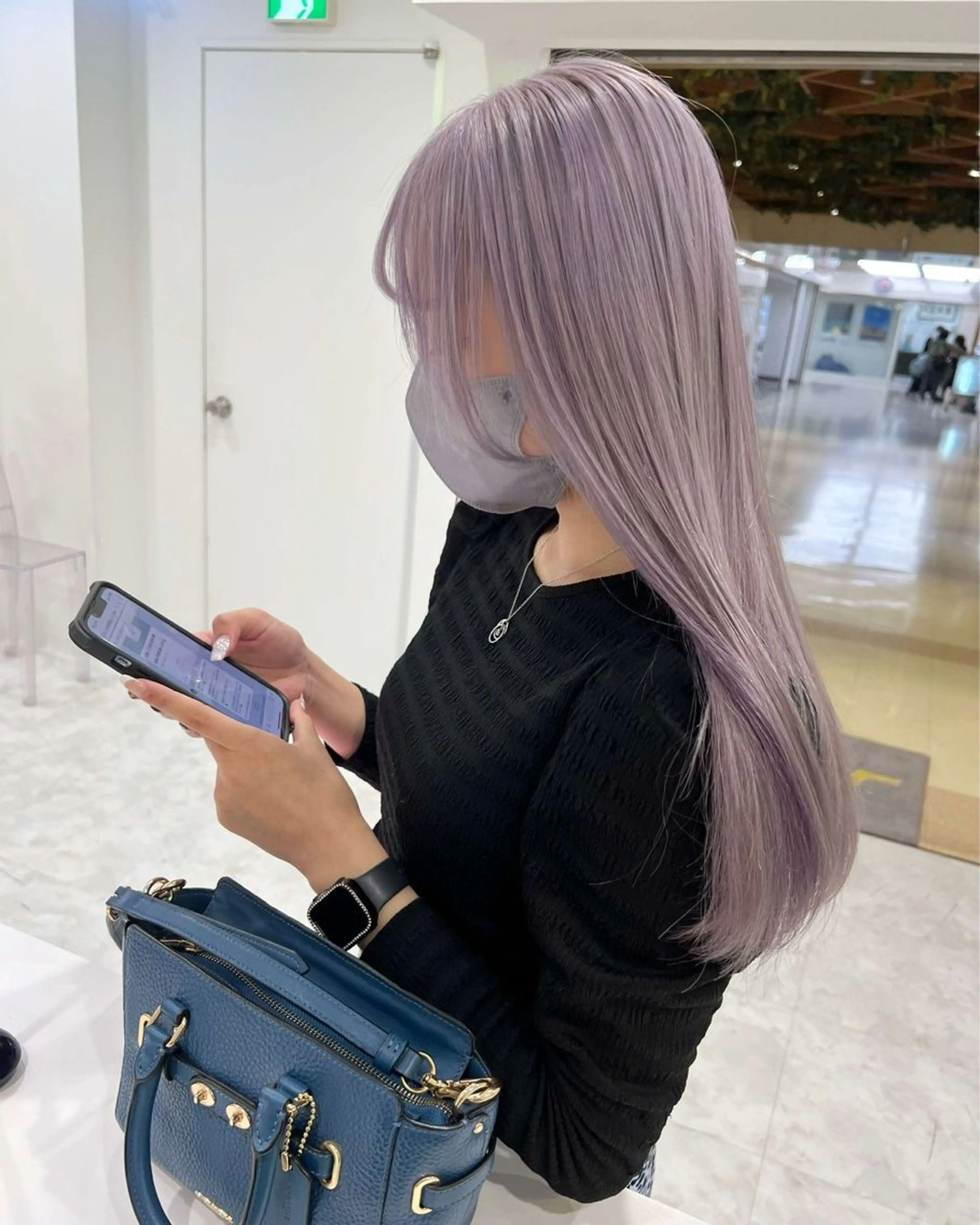 セミロング カラー ヘアアレンジ 🩵ダメージレス艶感 ハイトーン🩷のヘアスタイル