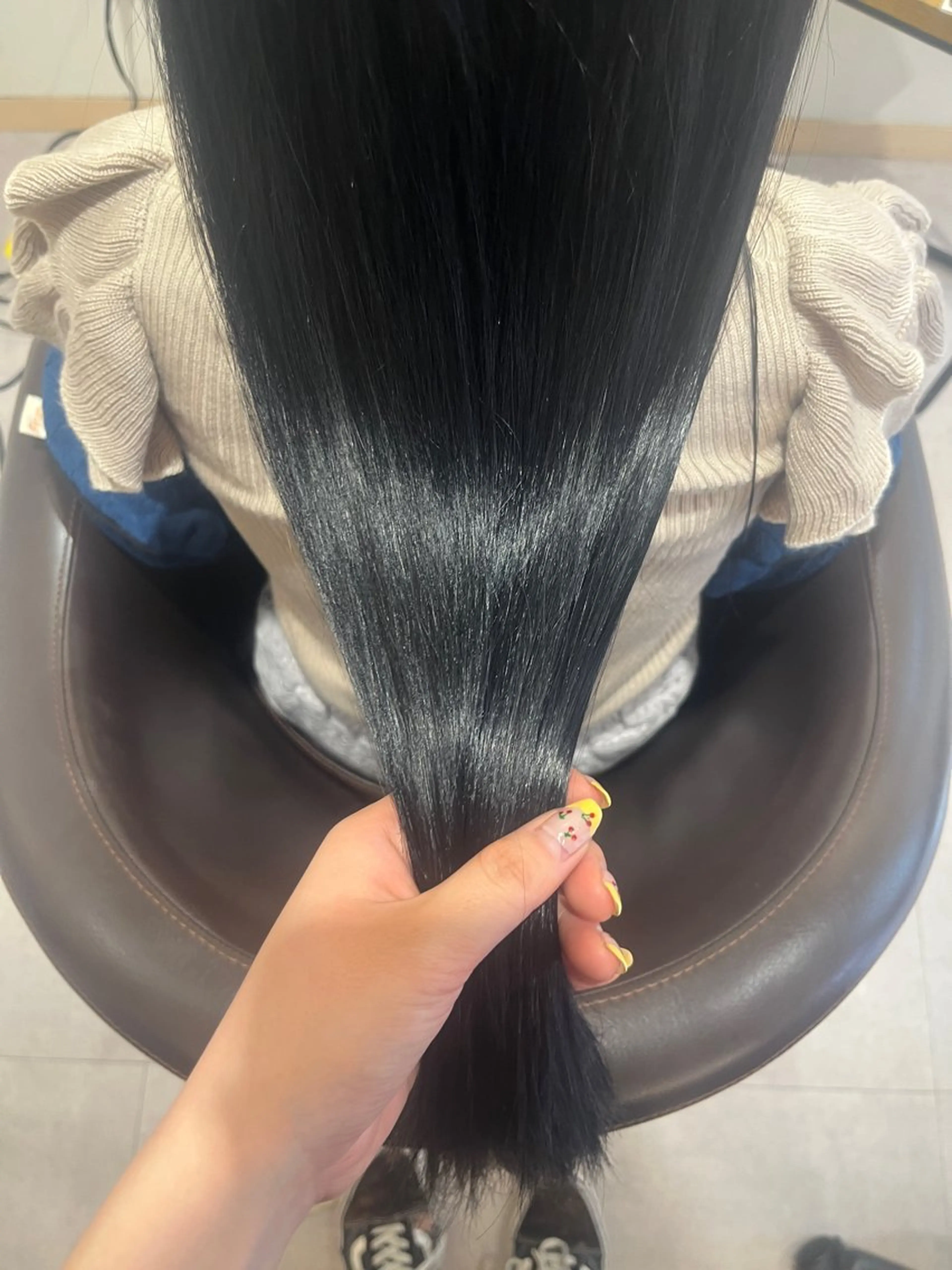 ロング カラー 荒井 茉凜のヘアスタイル