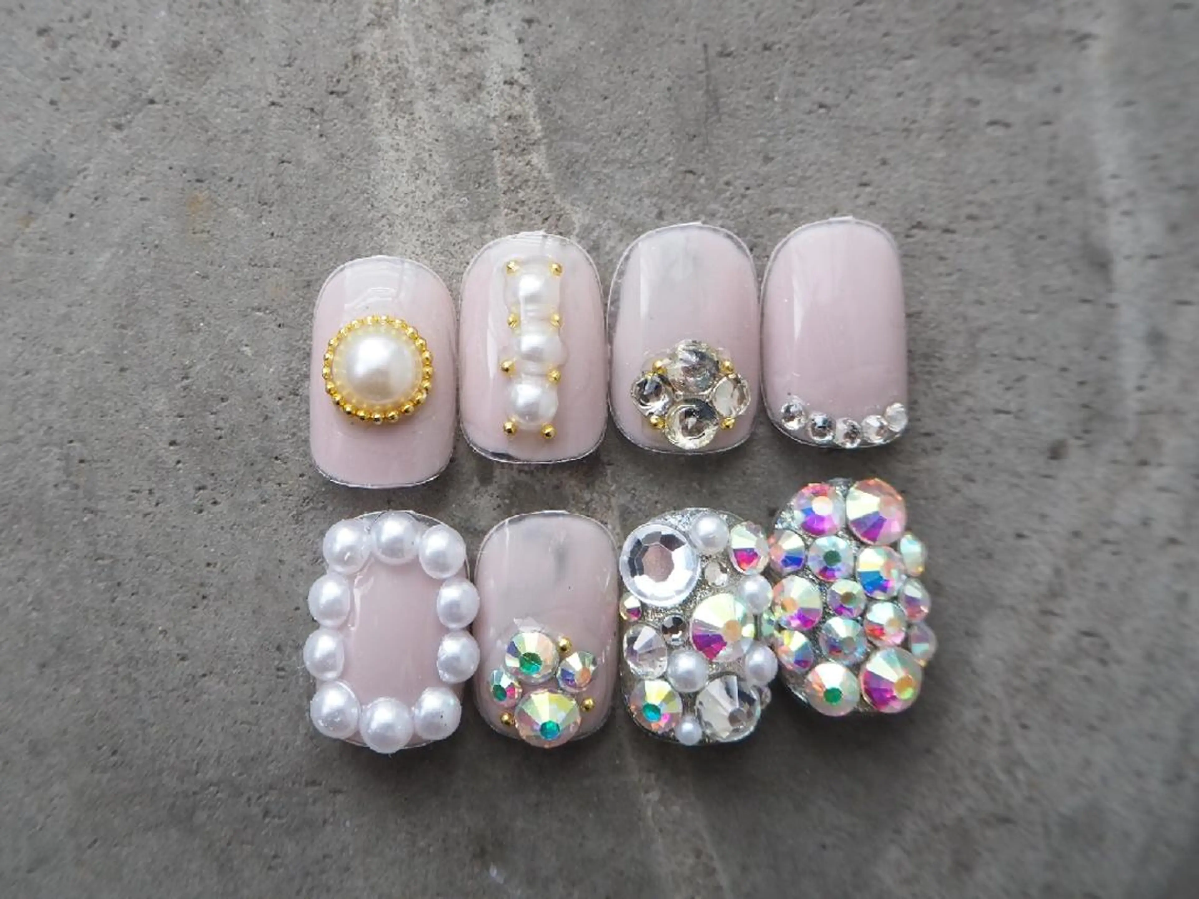 ネイル 持ち込み ストーンネイル ハンドネイル ConneQt所属・ETHOSENSE. kimikaのネイルデザイン