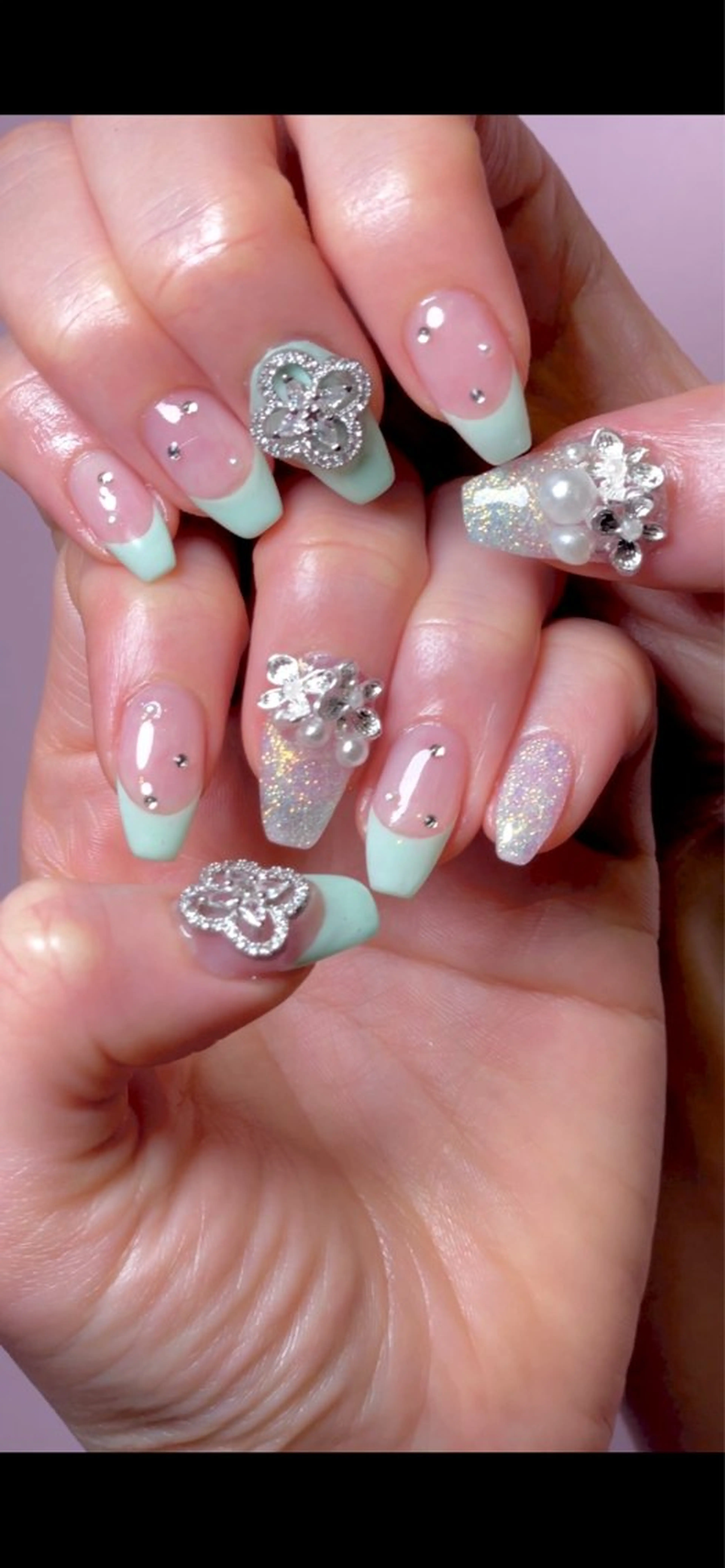 ネイル フレンチネイル キラキラネイル 春ネイル nail salon王妃の園所属・王妃の園 ohinosonoのネイルデザイン