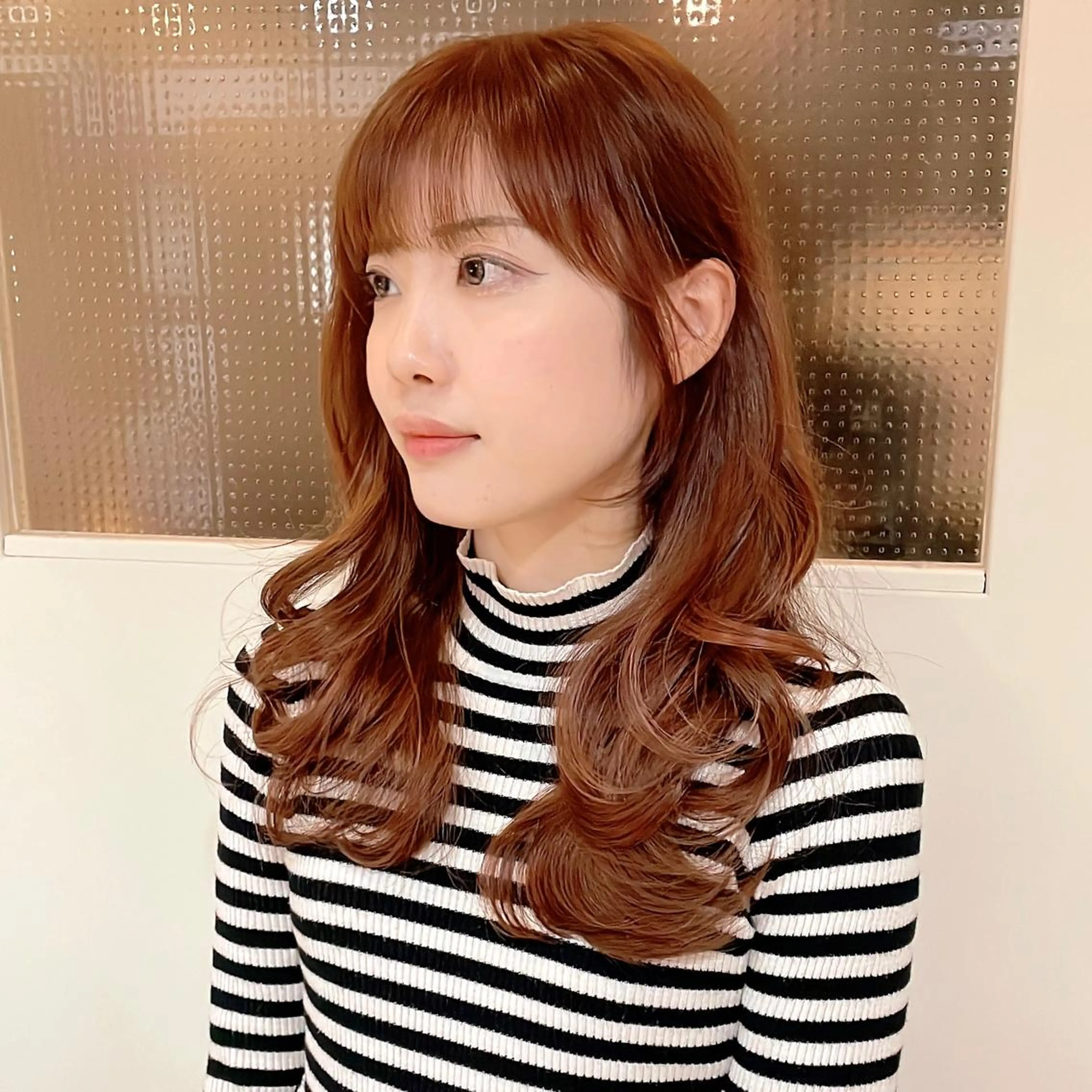 ミディアム カット ヘアカラー トリートメント 🌹ハッシュカット、 レイヤー韓国ヘア🌹のヘアスタイル