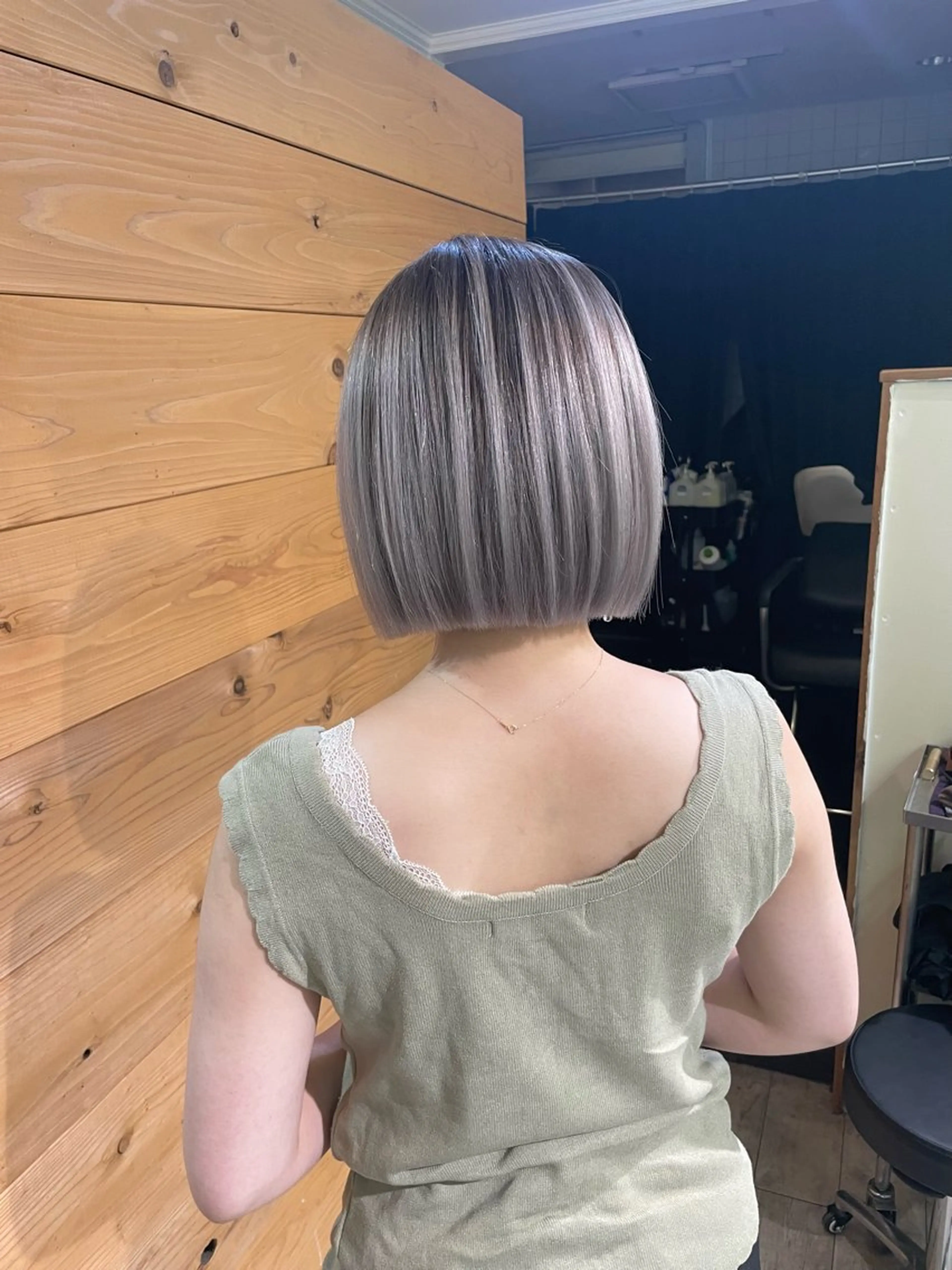 ショート レイヤーカット カット ヘアカラー アップヘアー所属・小嶋 司のヘアスタイル