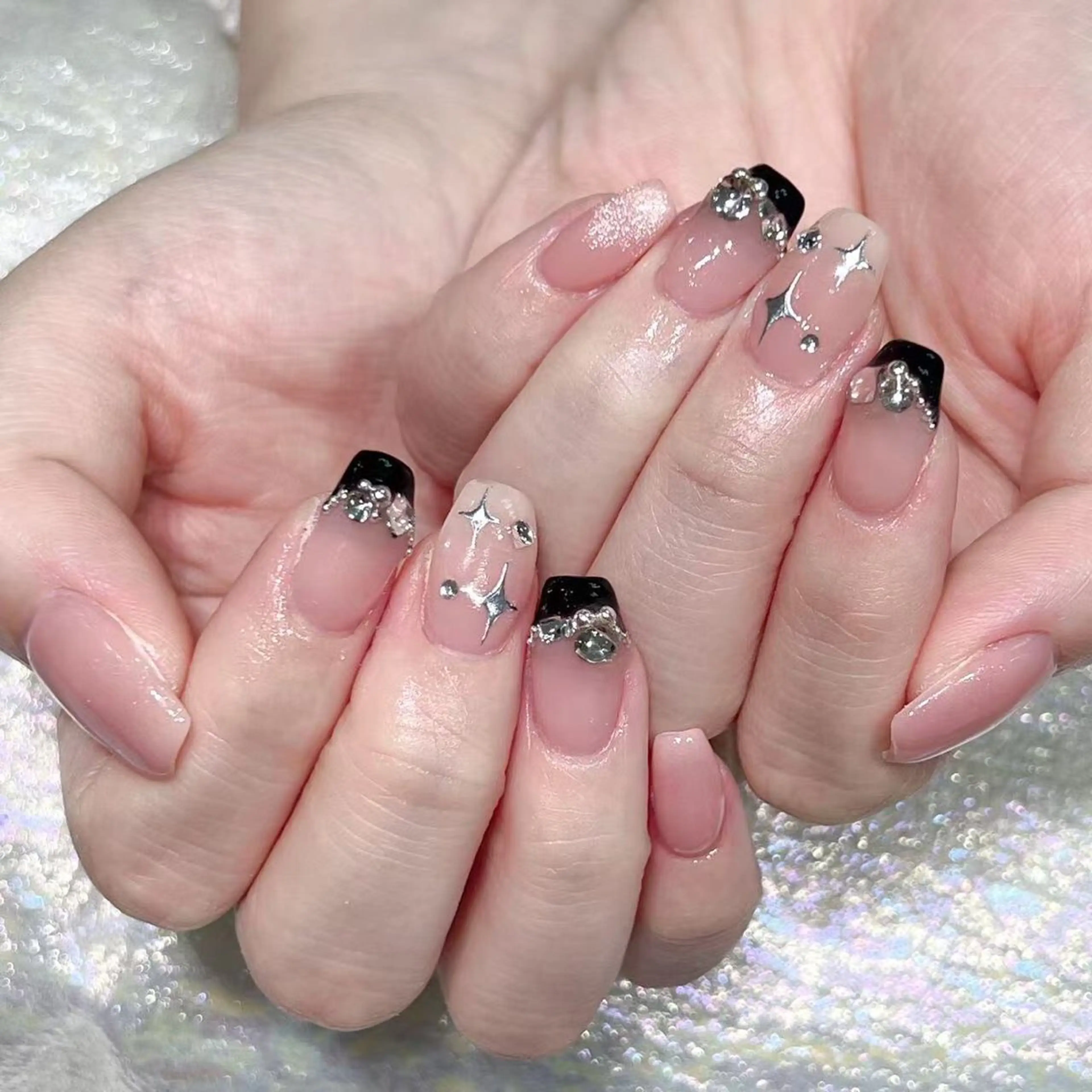 ネイル ハンドネイル Queens テイのネイルデザイン