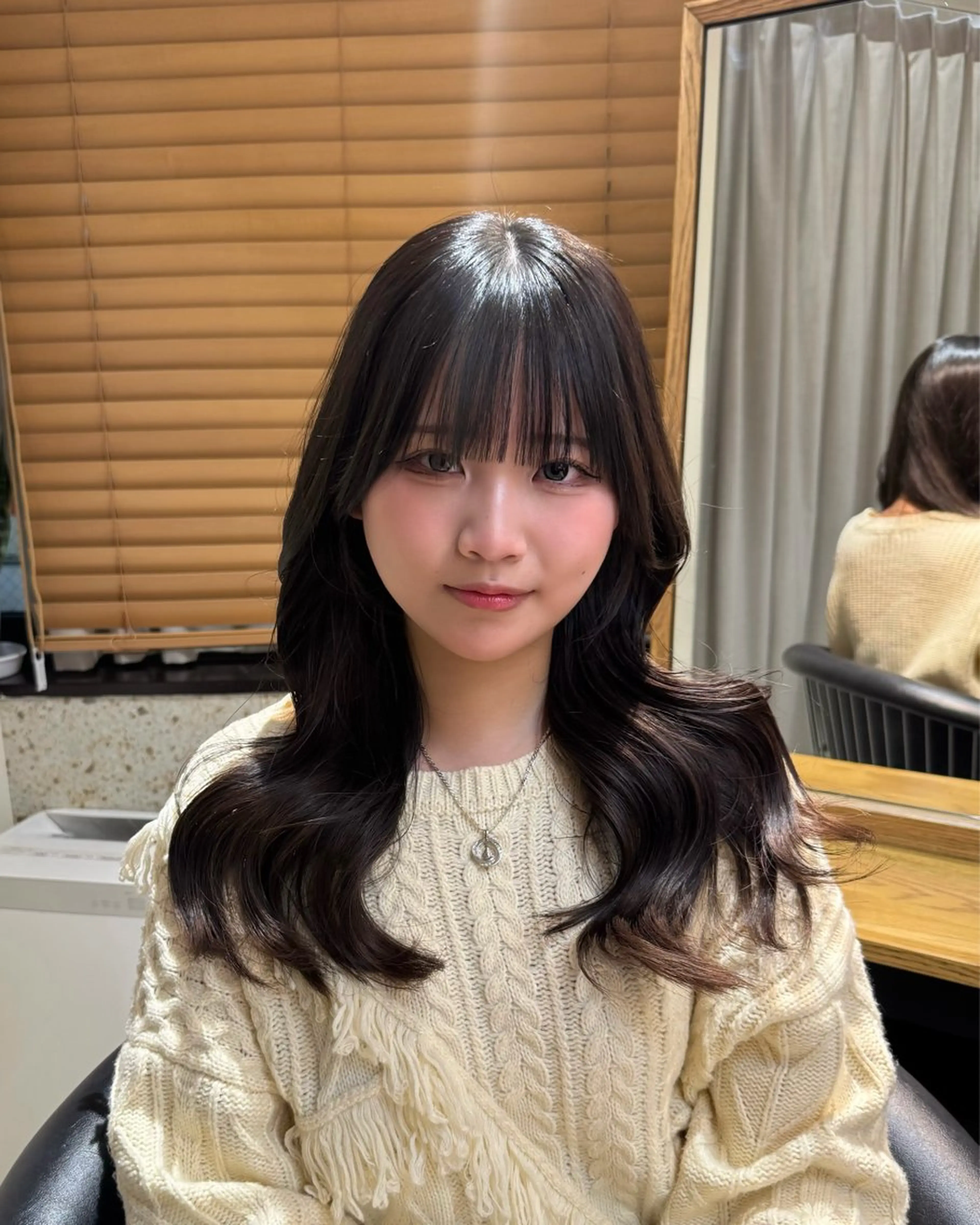 ロング カラー ロングレイヤー アッシュ アッシュブラウン ブラウンカラー くびれヘア カット Bonheur銀座 /前田 栞九郎のヘアスタイル