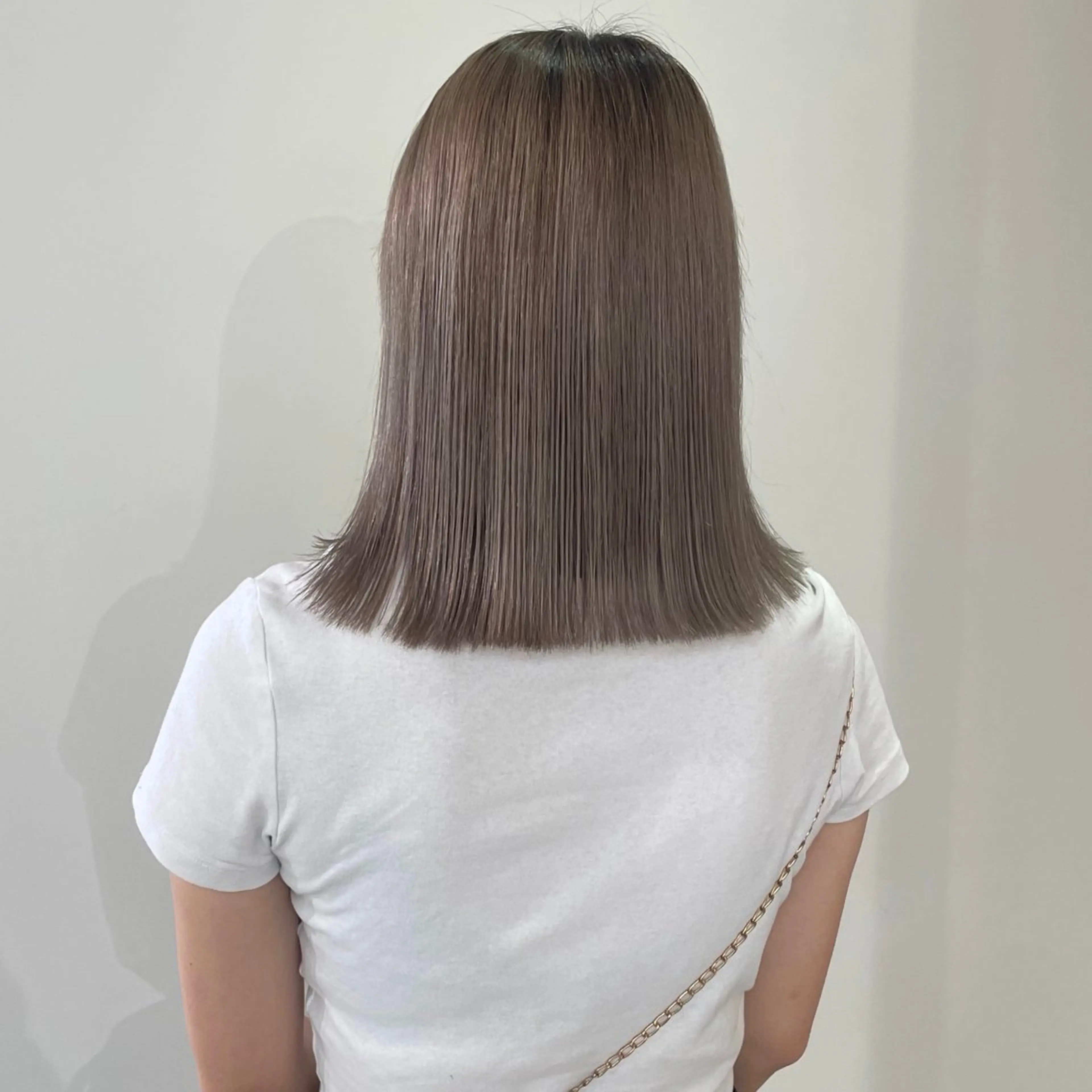 ミディアム カラー 透明感カラー ダブルカラー 顔まわりレイヤー 顔周りカット レイヤーカット nonoka オリーブ/グレージュのヘアスタイル