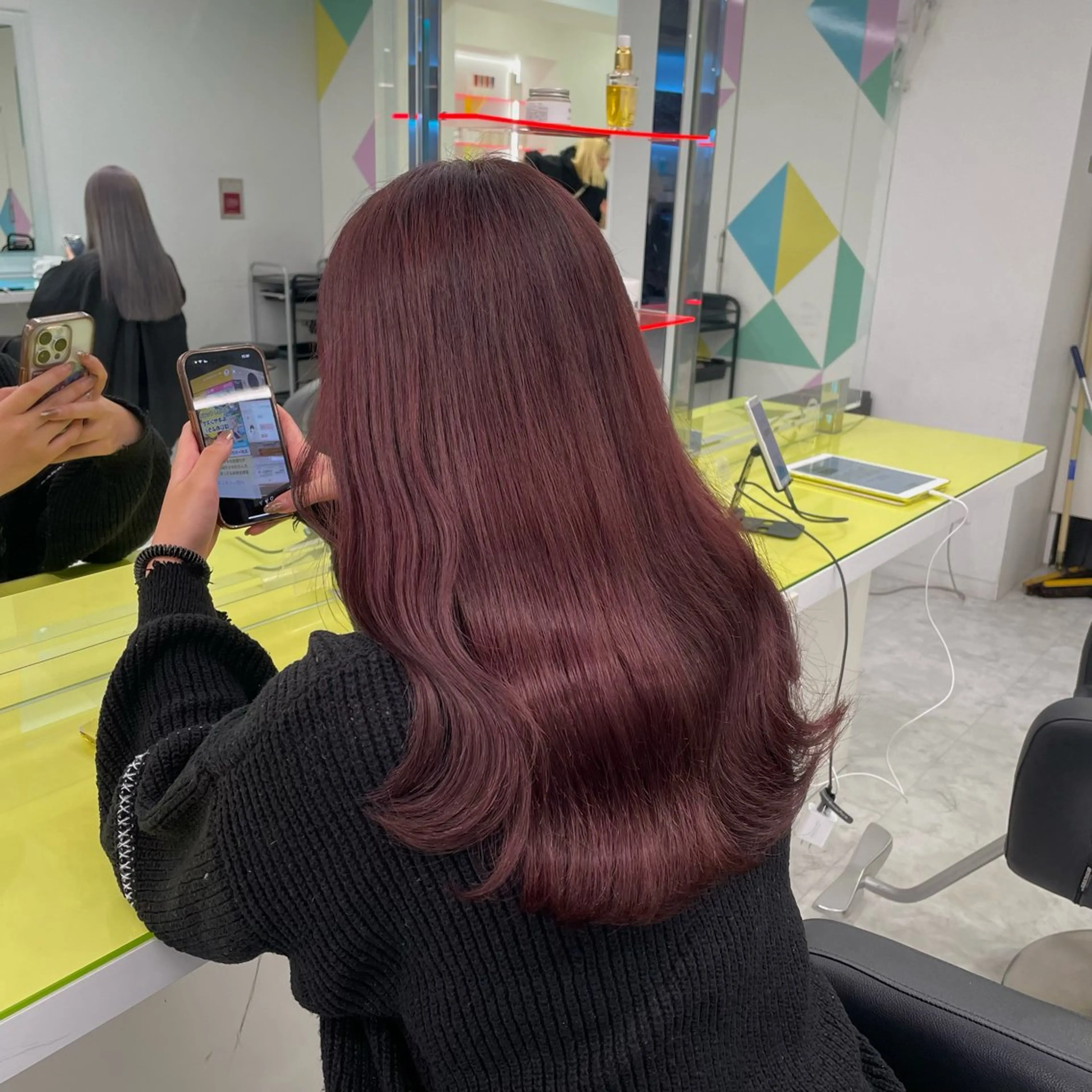 セミロング カラー ヘアアレンジ ケアカラー カット ヘアカラー ヘッドスパ ヘアセット 中韓🇰🇷暖色/ ワインレッド/らいるのヘアスタイル