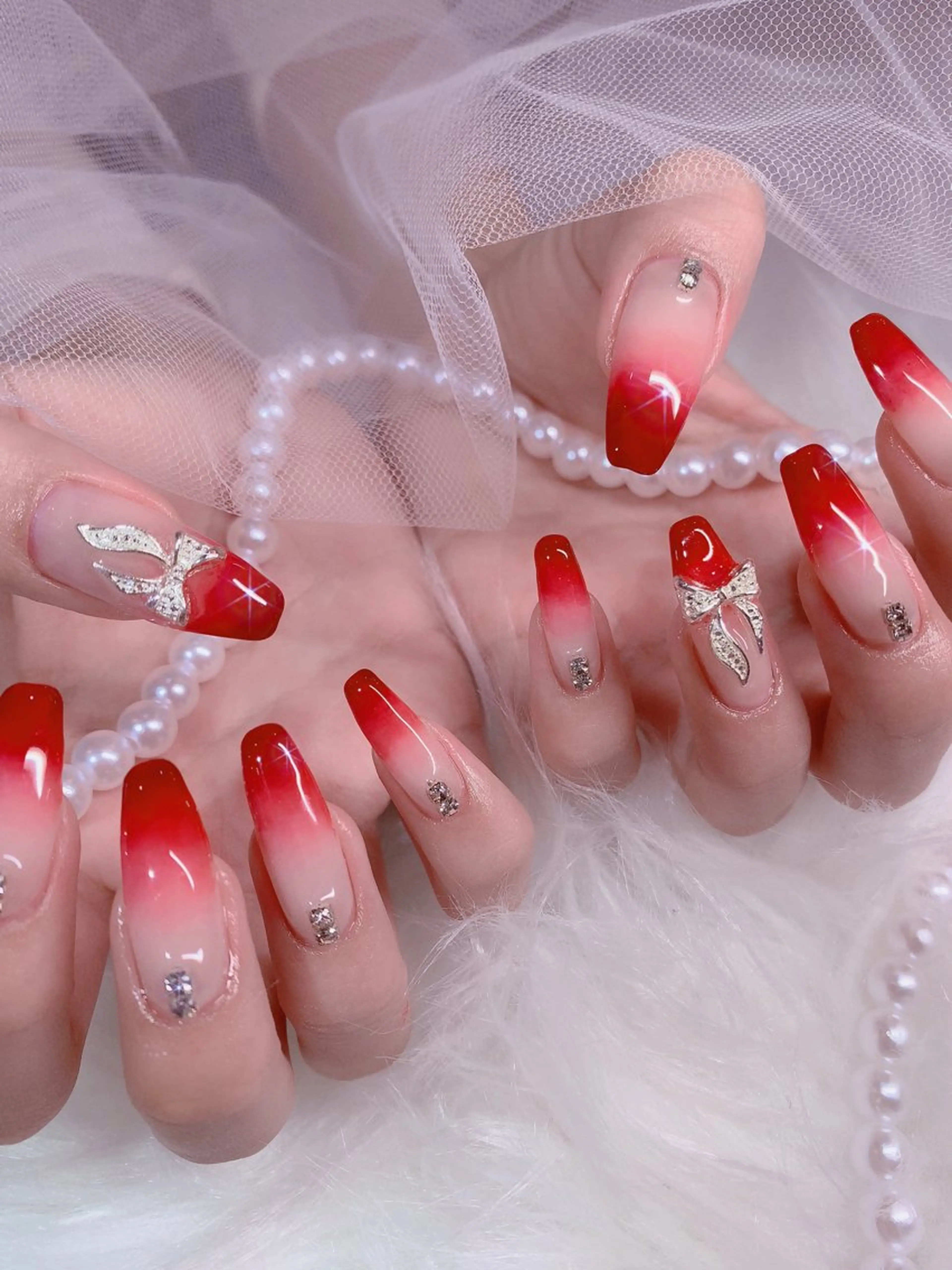 🌟【ハンド】10本統一デザインに大きめパーツ2本ネイル《✖️オフなし》の写真