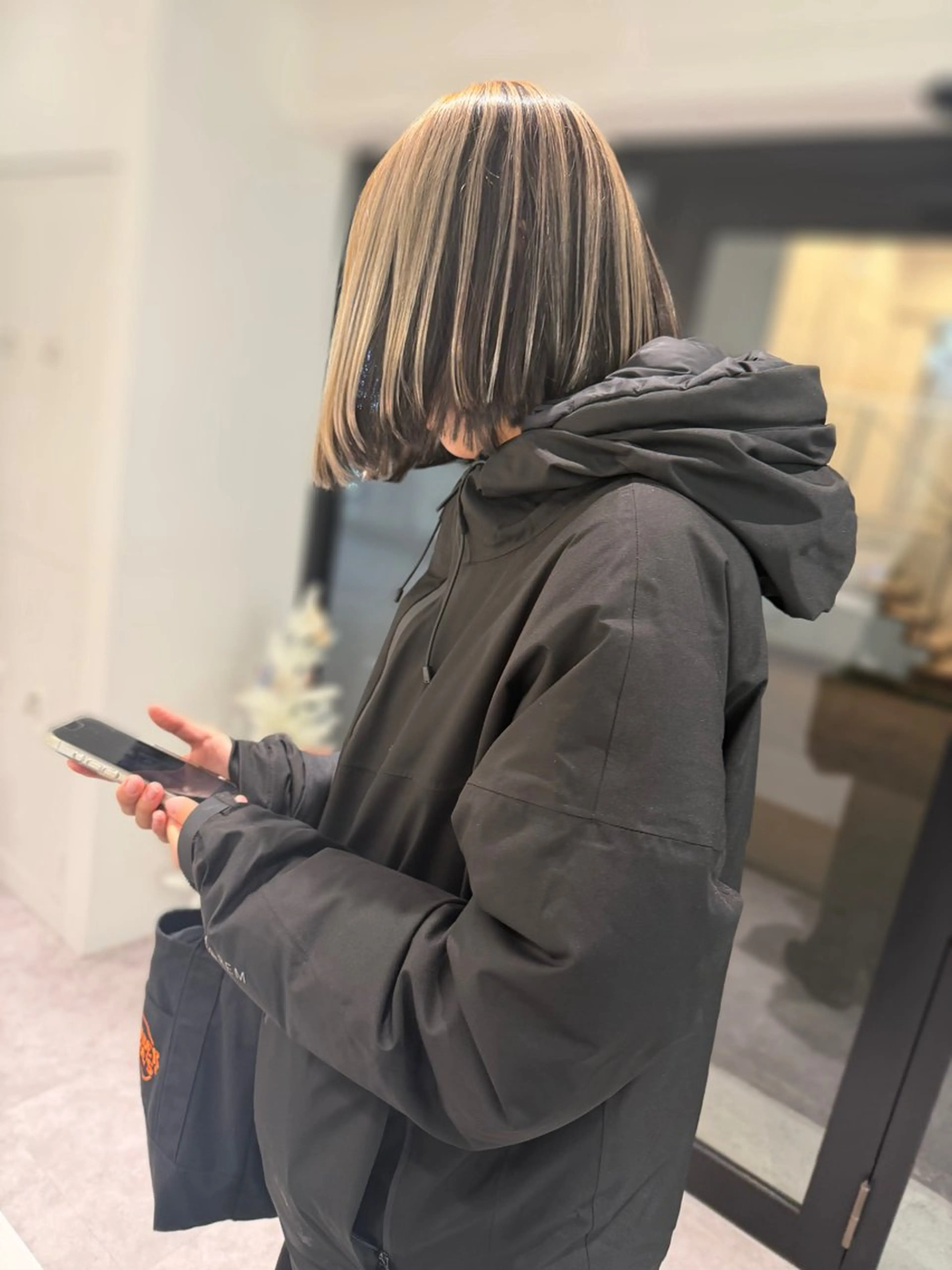 ショート カラー ハイトーンカラー ボブ カット ヘアカラー lar 立川南口所属・レイヤーボブ/ボブ 仲川和人のヘアスタイル