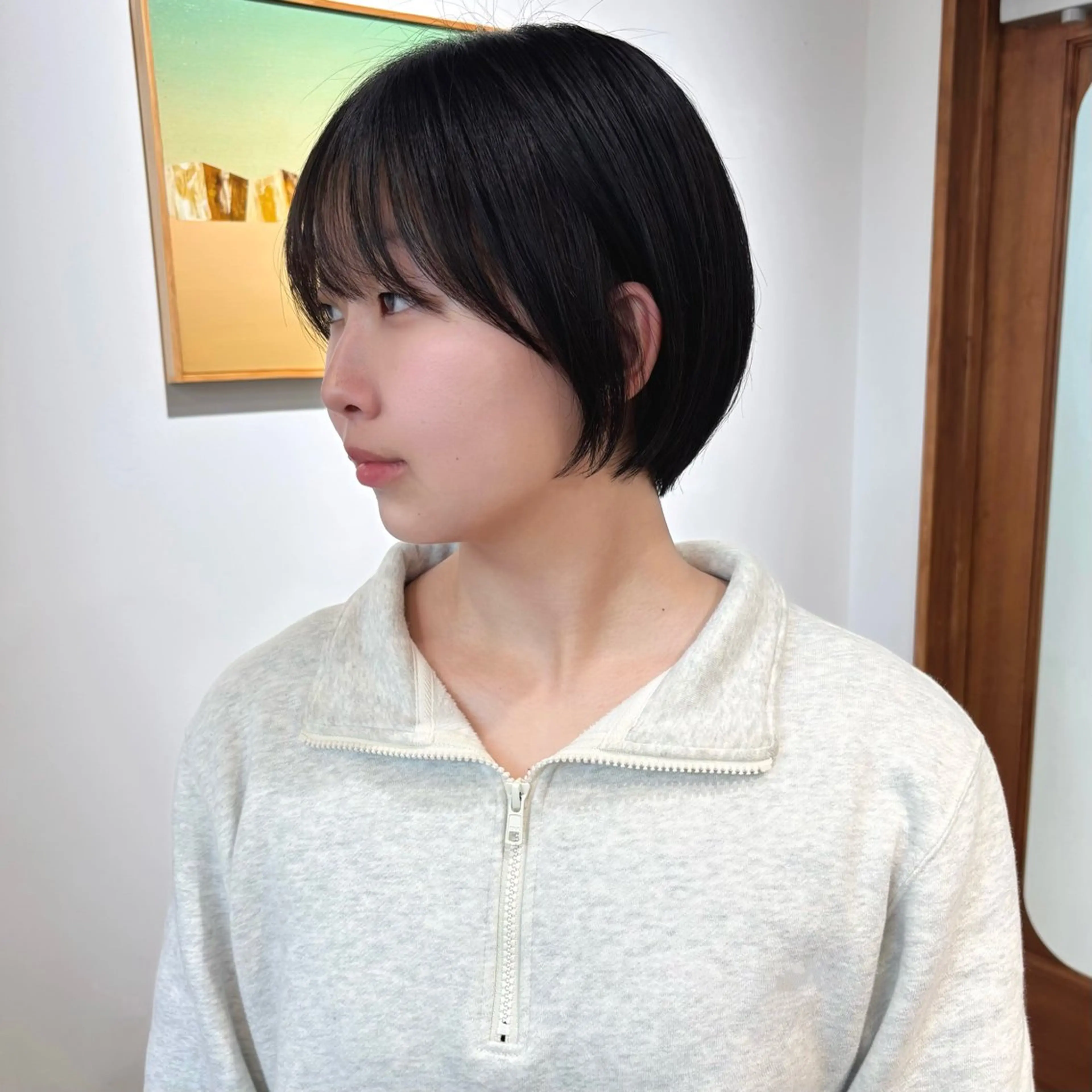 ショート aiko【艶カラー ・ミニモ年内で終了】のヘアスタイル