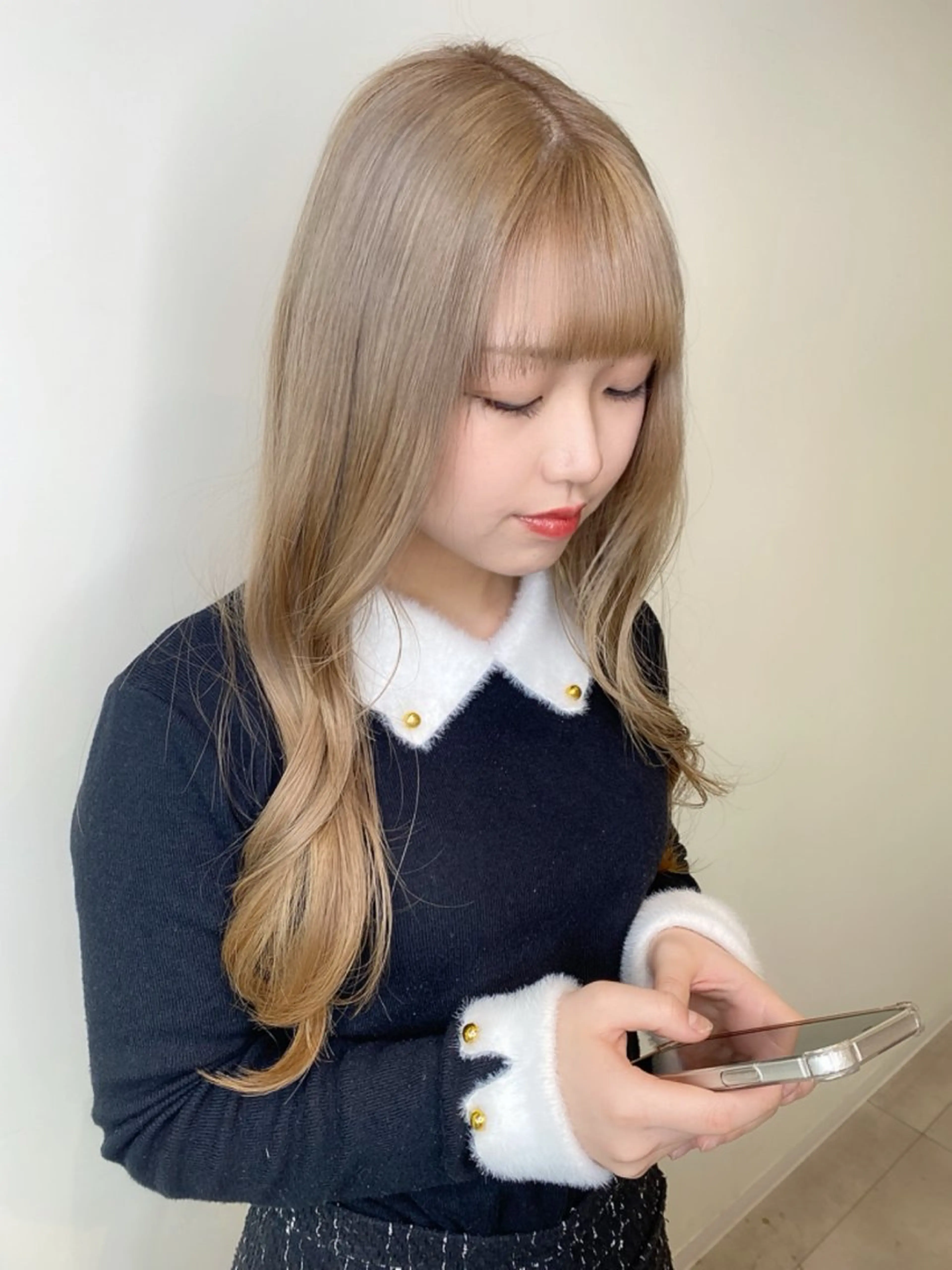 カラー ベージュカラー ブリーチ ケアブリーチ ダブルカラー ハイトーンカラー 肌に馴染むハイトーン /ミルクティーカラーのヘアスタイル