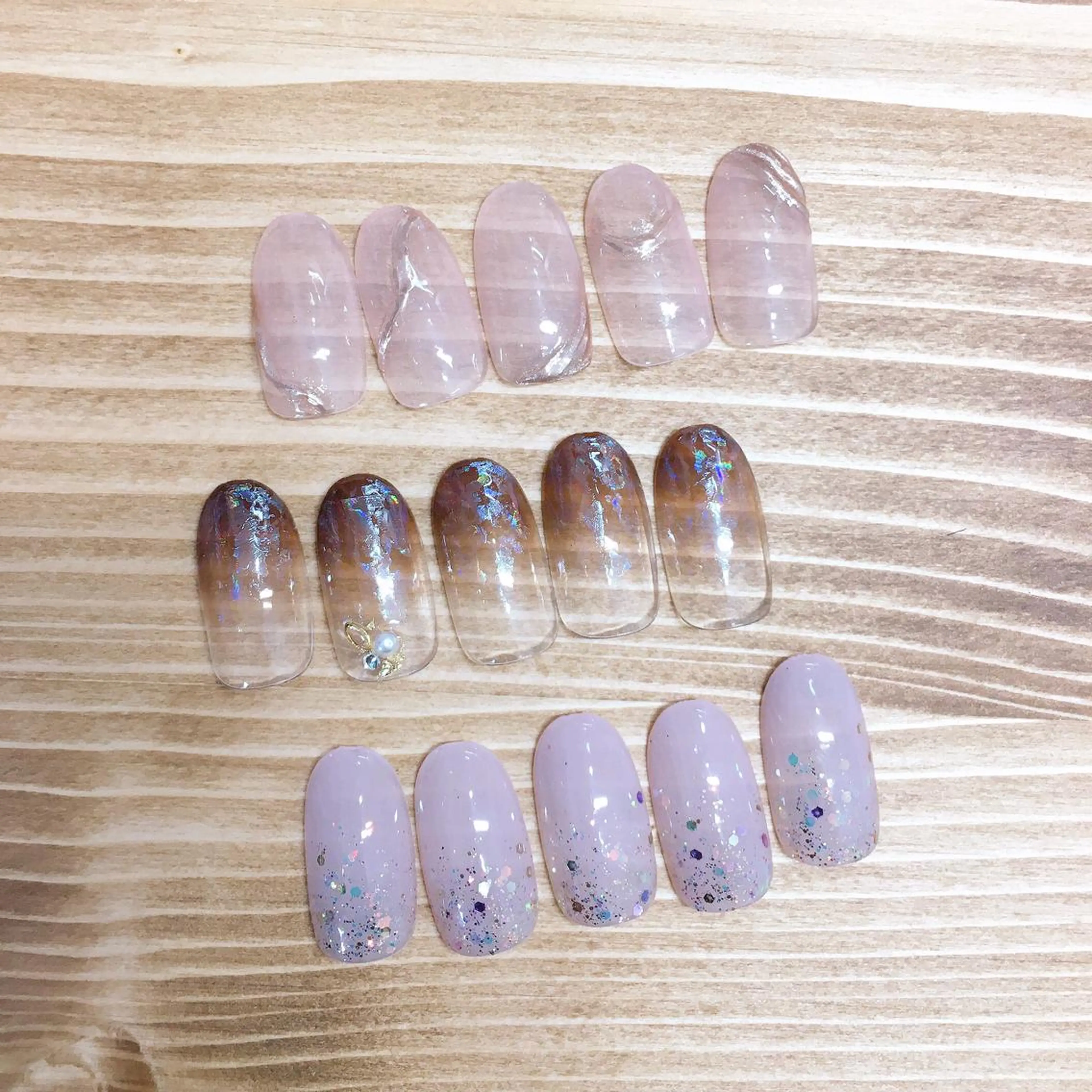 ネイル フットネイル ラメ(グリッター) ラメグラデーション ミラーネイル ニュアンスネイル nailroom  OHANA所属・nailroom OHANA🌴のネイルデザイン