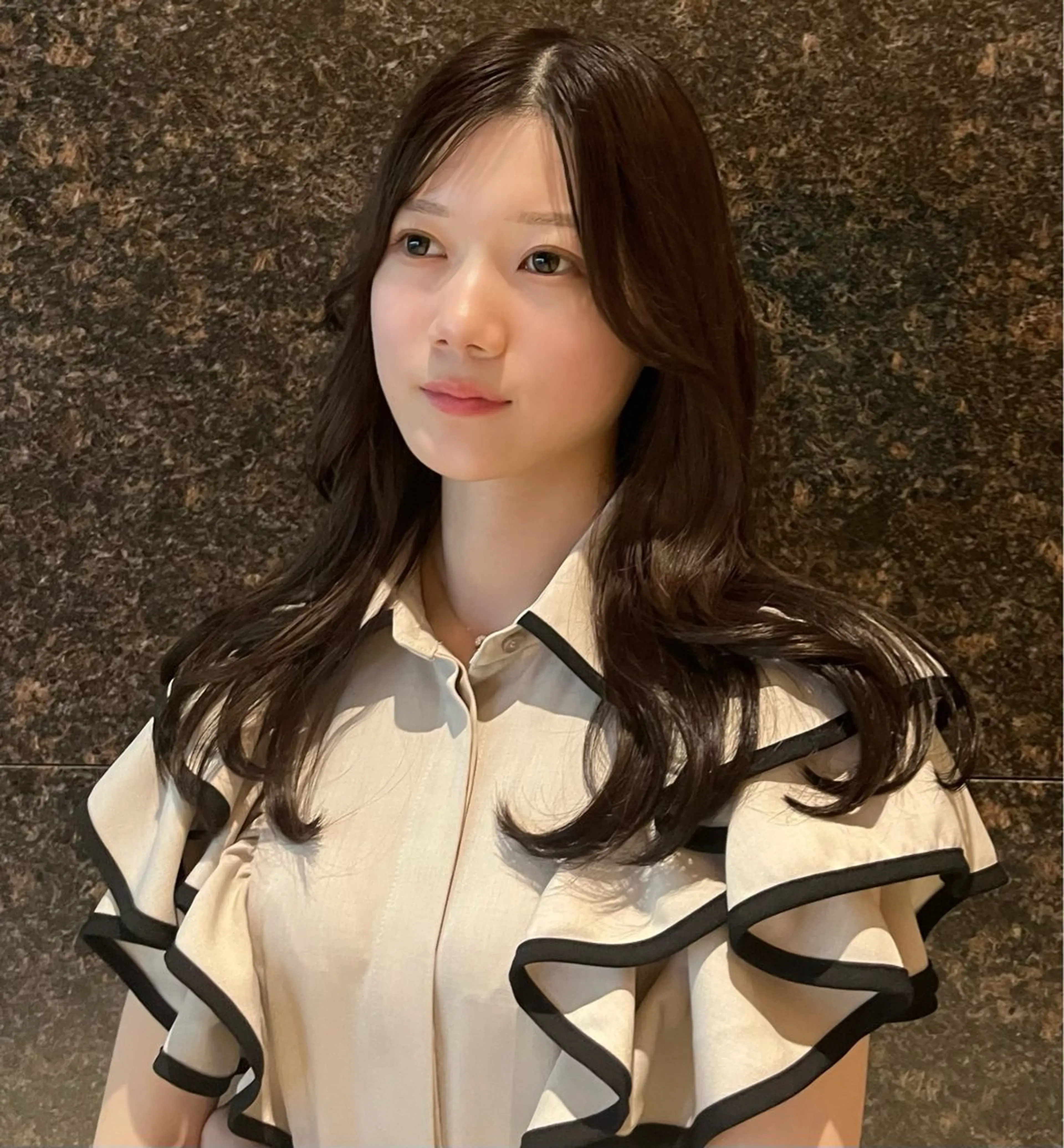 ロング カラー ブラウンカラー 透明感カラー オリーブブラウン オリーブカラー トリートメント カット ヘアカラー トリートメント 顔まわり/オフィス カラー/青栁優🔆のヘアスタイル