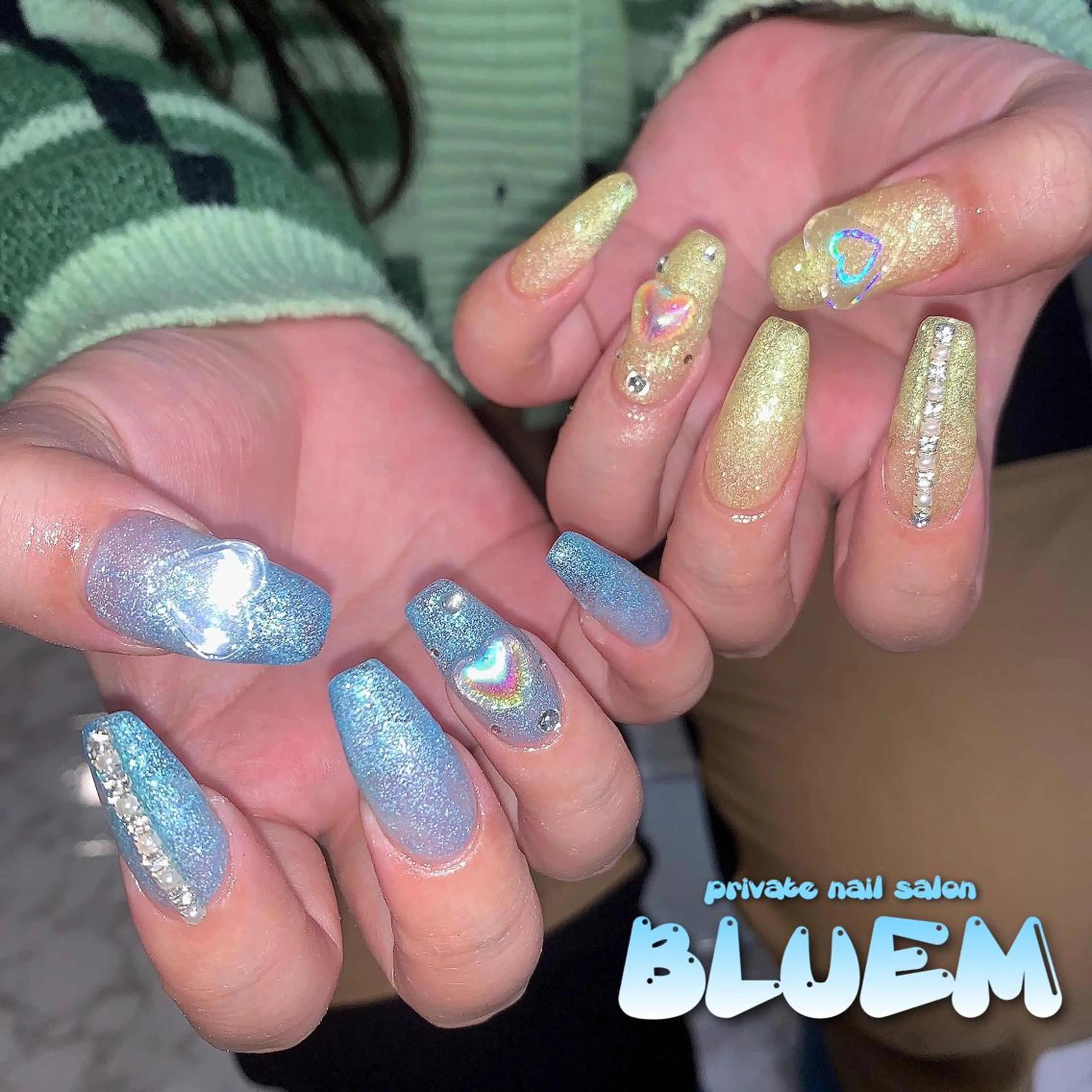 ネイル ハート ストーンネイル BLUEM なな🐶のネイルデザイン