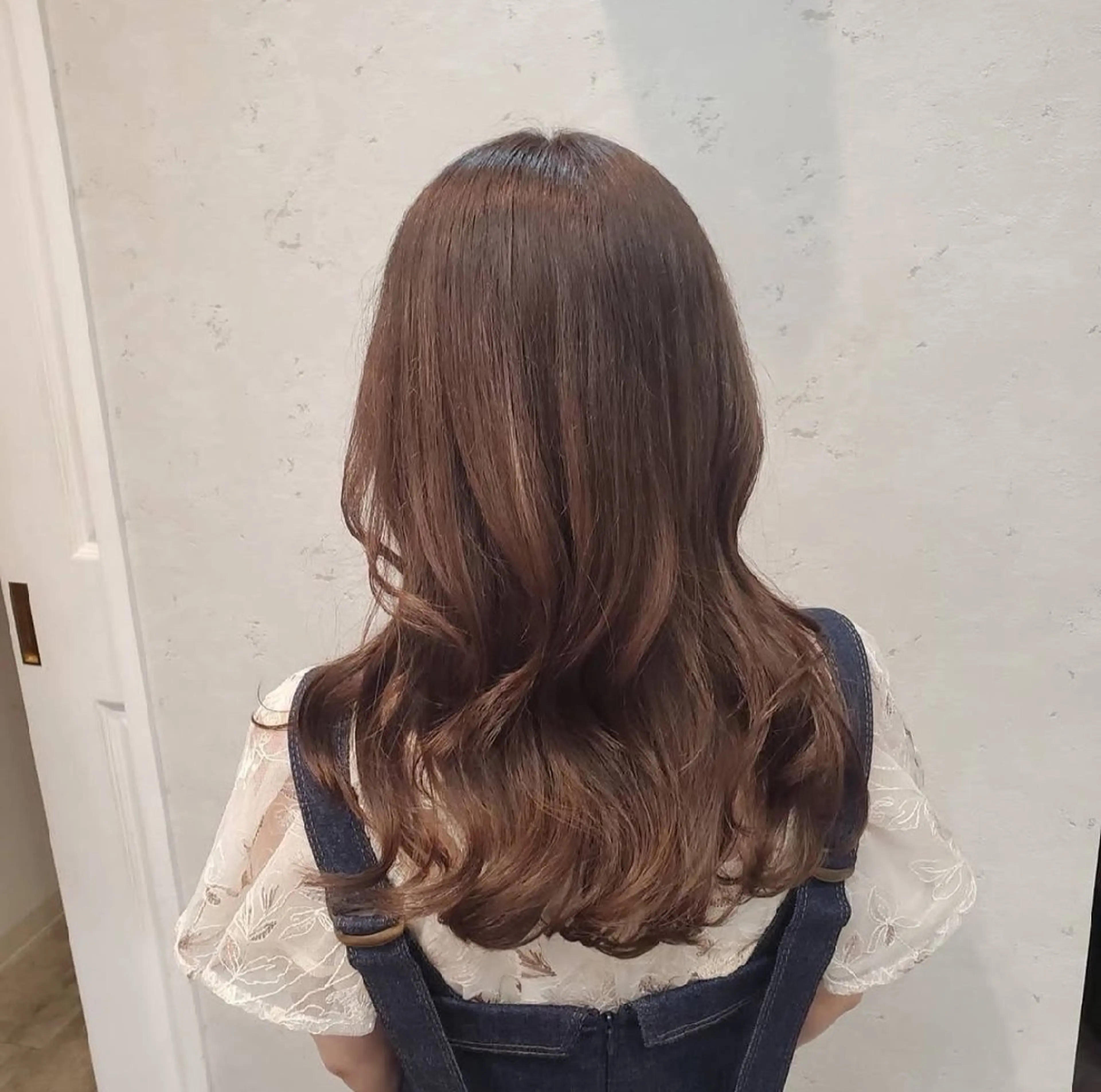 カラー セミロング ブラウンカラー ナチュラルブラウン カット ヘアカラー トリートメント 大人女性の救世主💫 溝の口/岡部彩夏のヘアスタイル