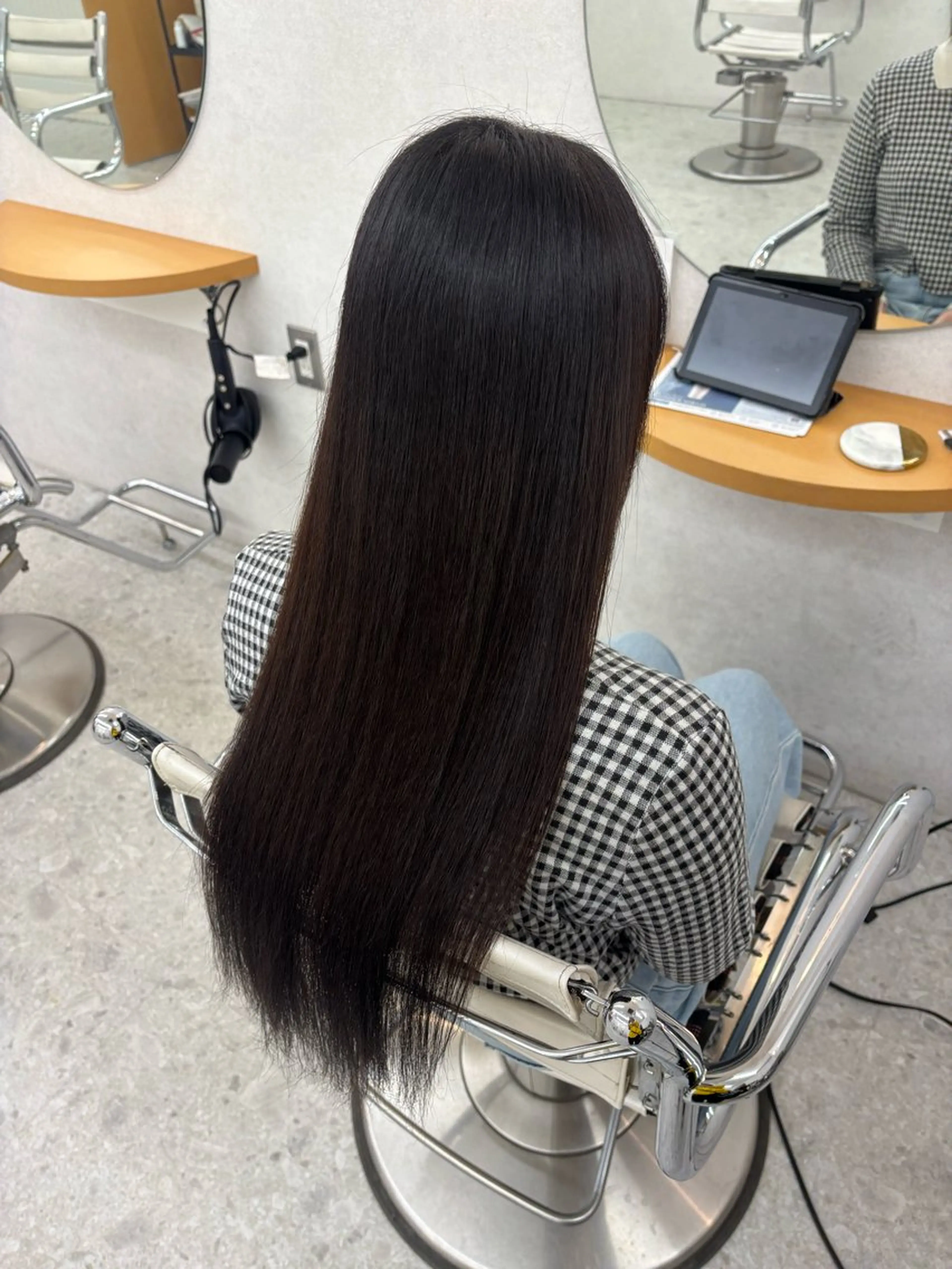 ロング 縮毛矯正 リン🔔ボブ cut ベージュカラー🤎のヘアスタイル