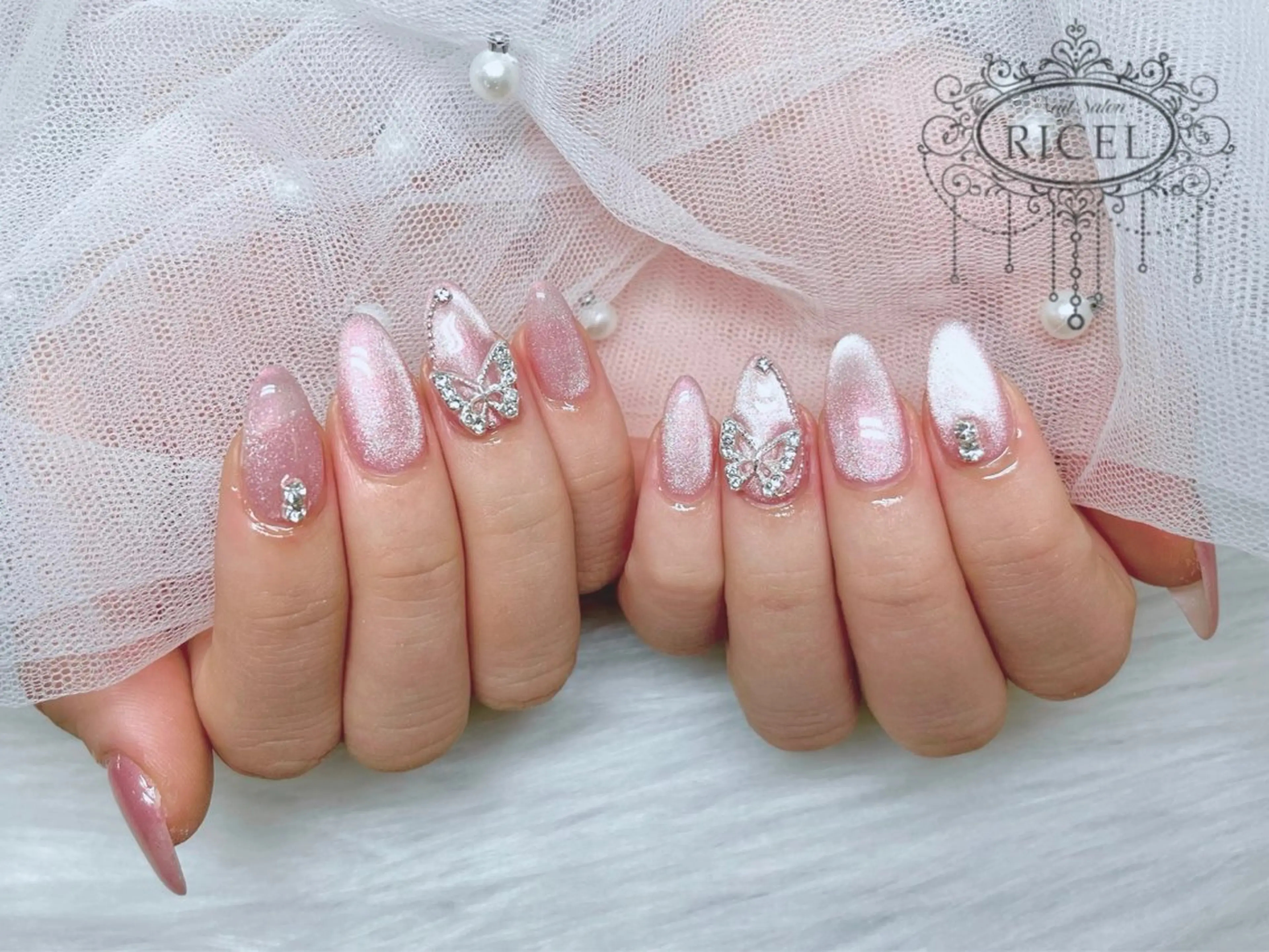 ネイル 韓国ネイル マグネットネイル ピンク シンプルネイル ワンホンネイル ハンドネイル MIYU 🩶のネイルデザイン