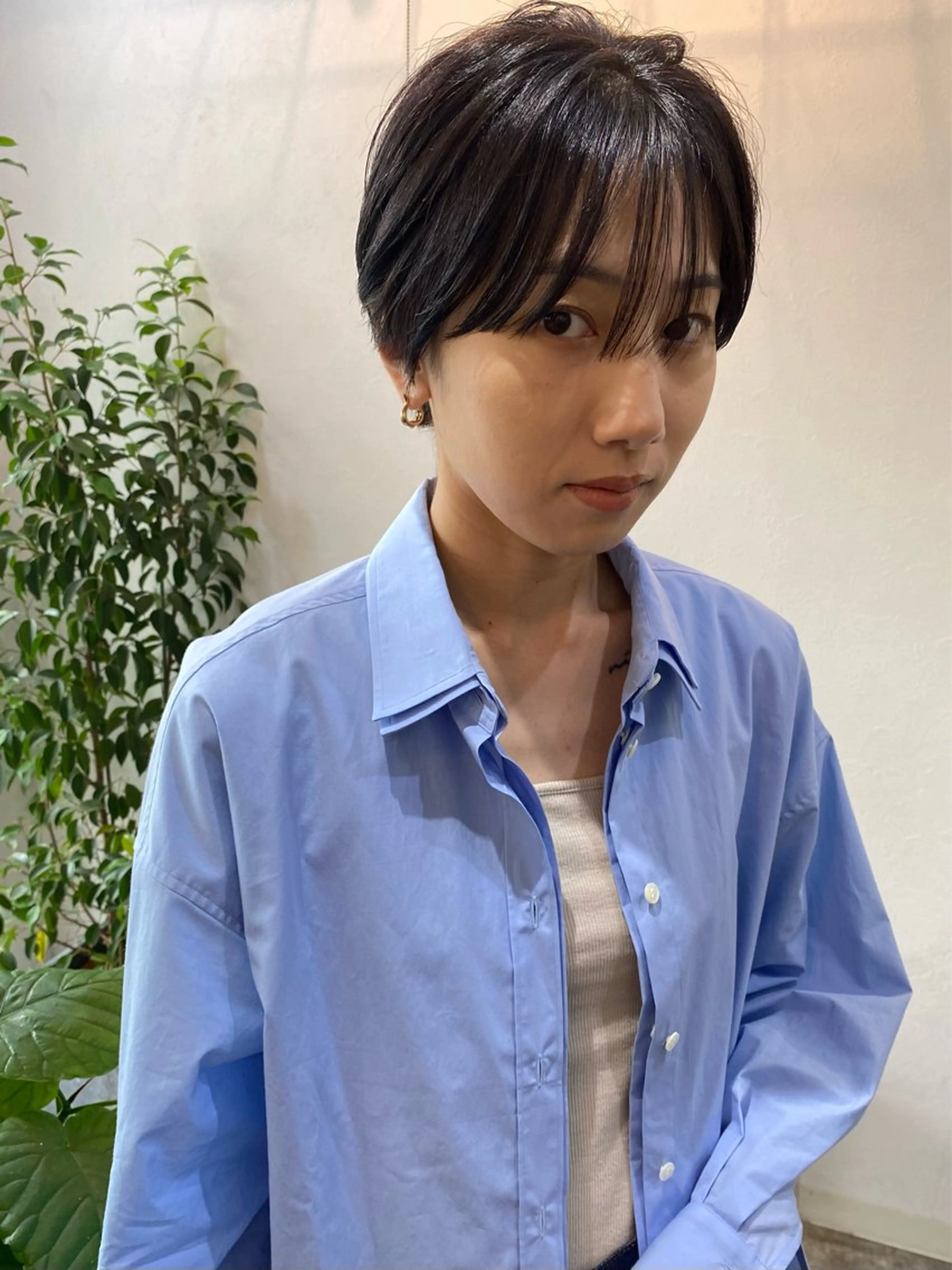 ショート カラー ベージュカラー 黒髪 ブルーカラー ブルーブラック ショートヘア カット ヘアカラー 森貴裕/ベージュ/ パーマ/オリーブのヘアスタイル