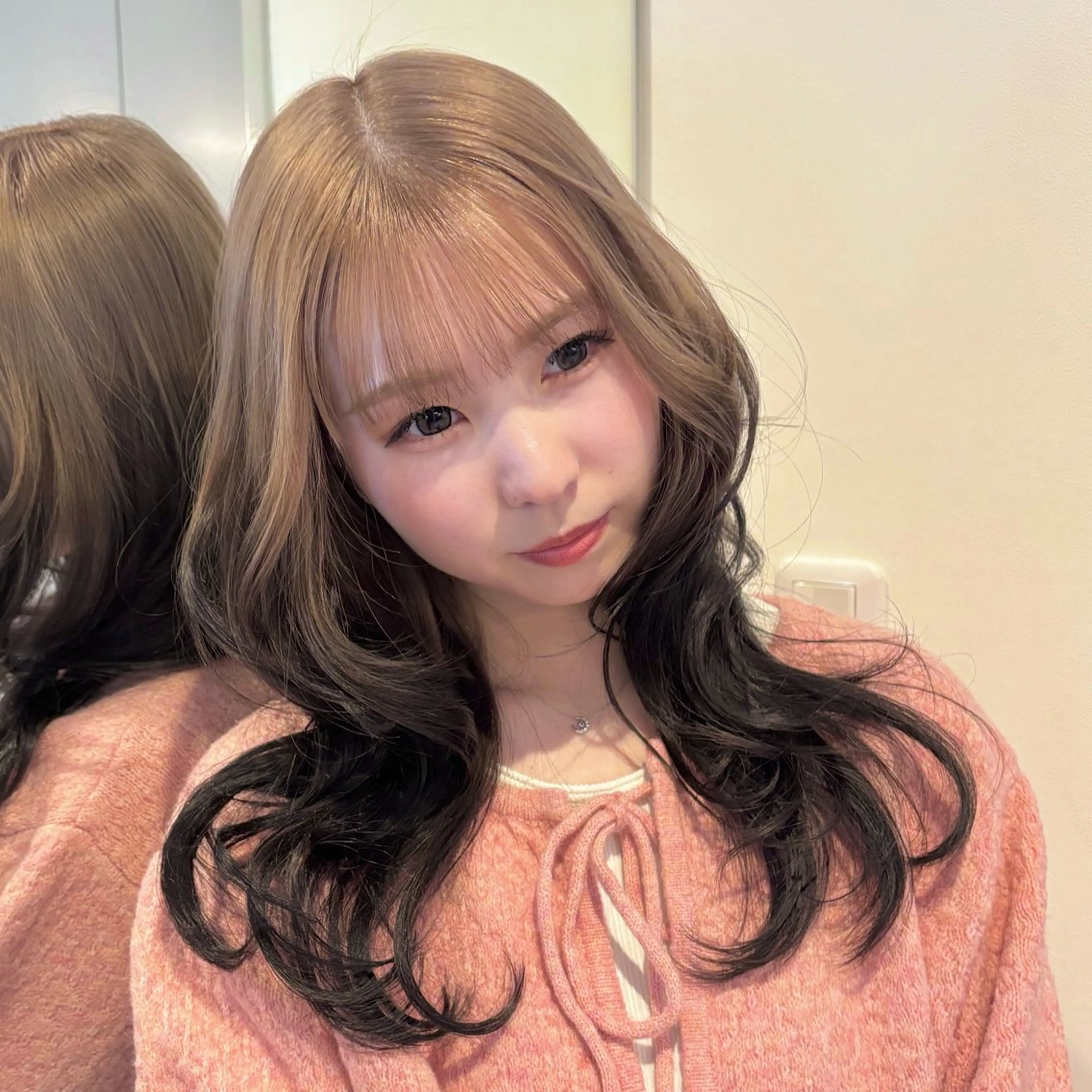 セミロング カラー デザインカラー ダブルカラー カット ヘアカラー トリートメント レイヤーカット ／艶カラー/若林のヘアスタイル