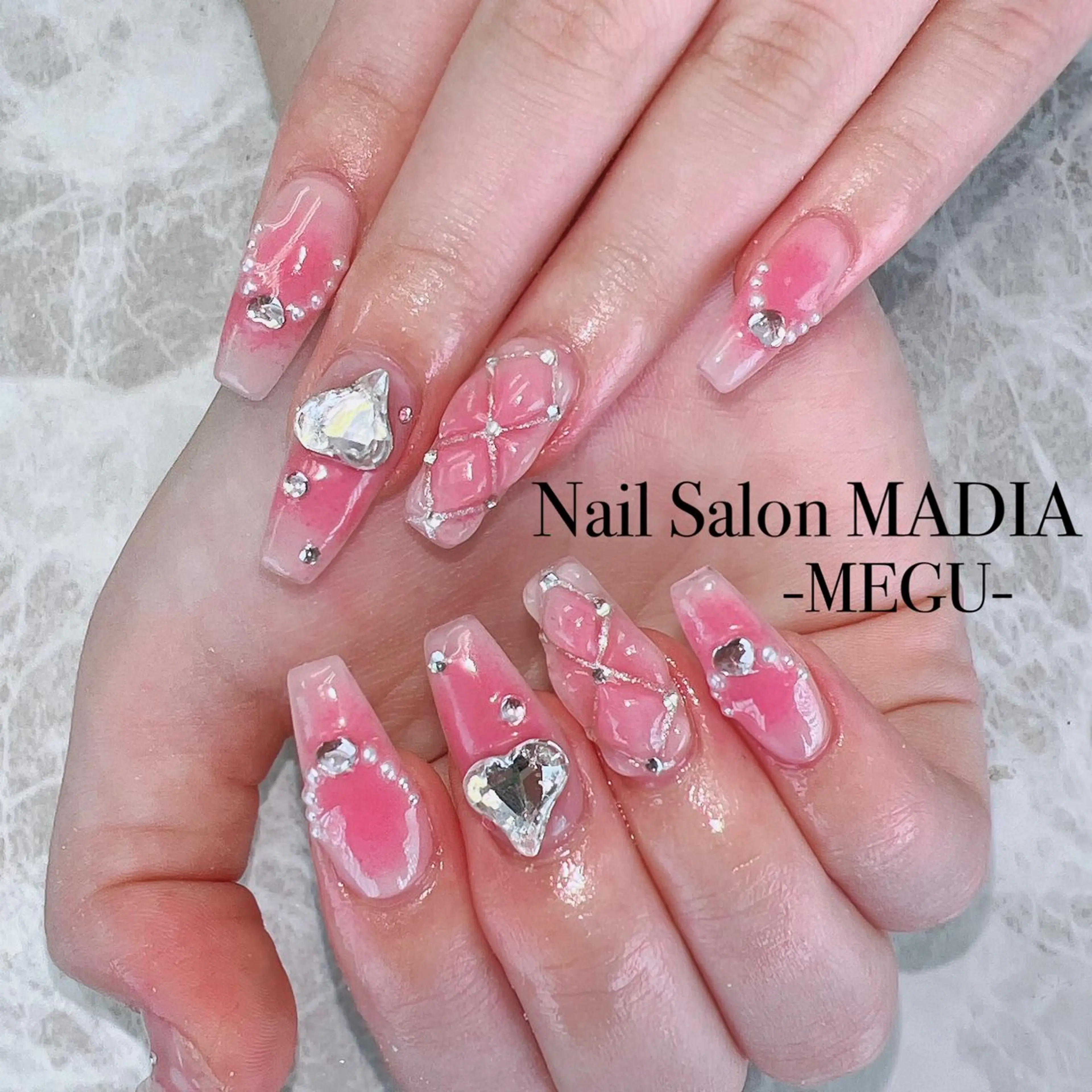 ネイル MADIA藤沢所属・MADIA MEGUのネイルデザイン