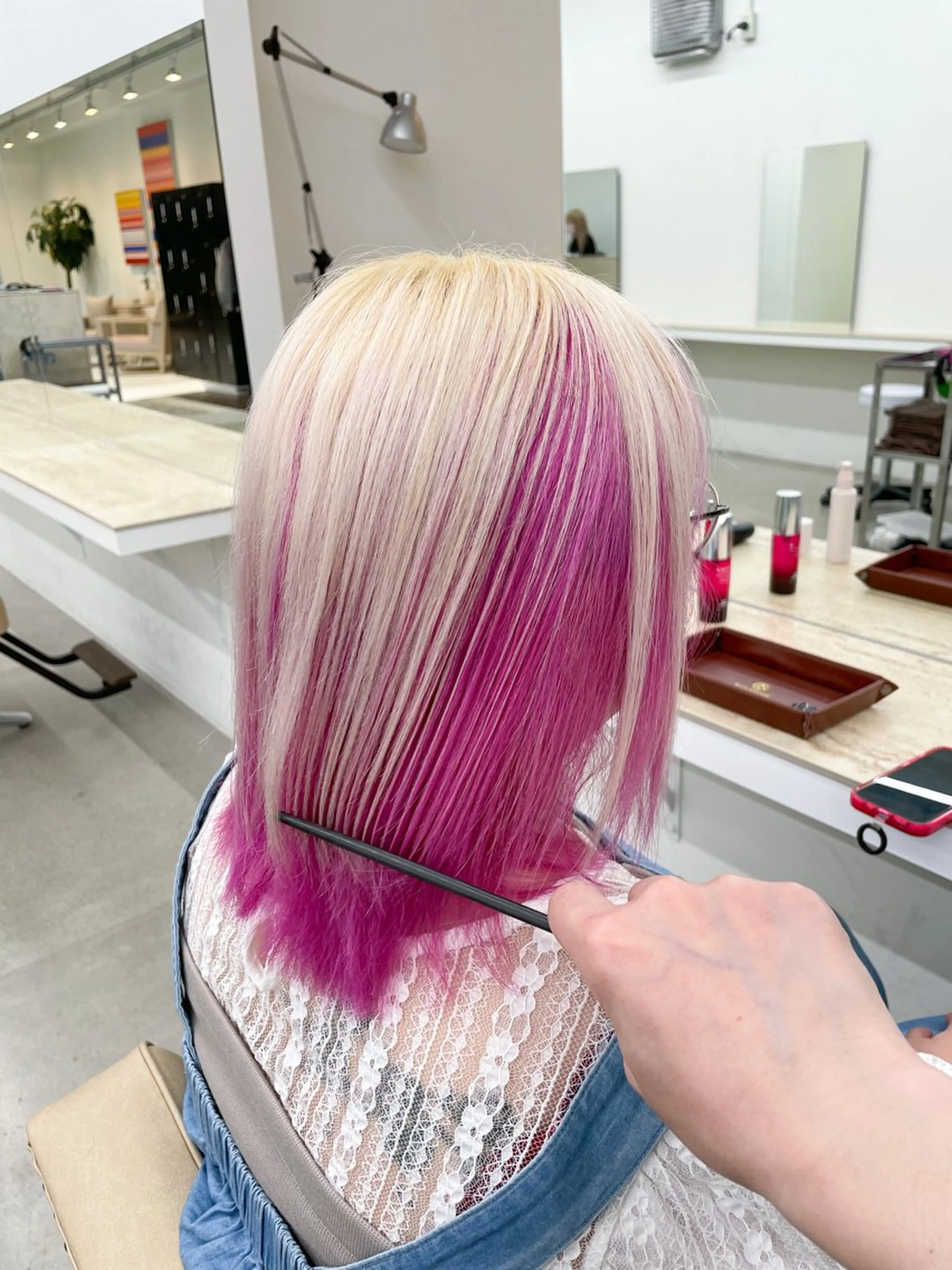 ミディアム カラー ブロンド ピンクカラー ヘアカラー トリートメント ハイトーン/レイヤー /ケアブリーチ石川治のヘアスタイル