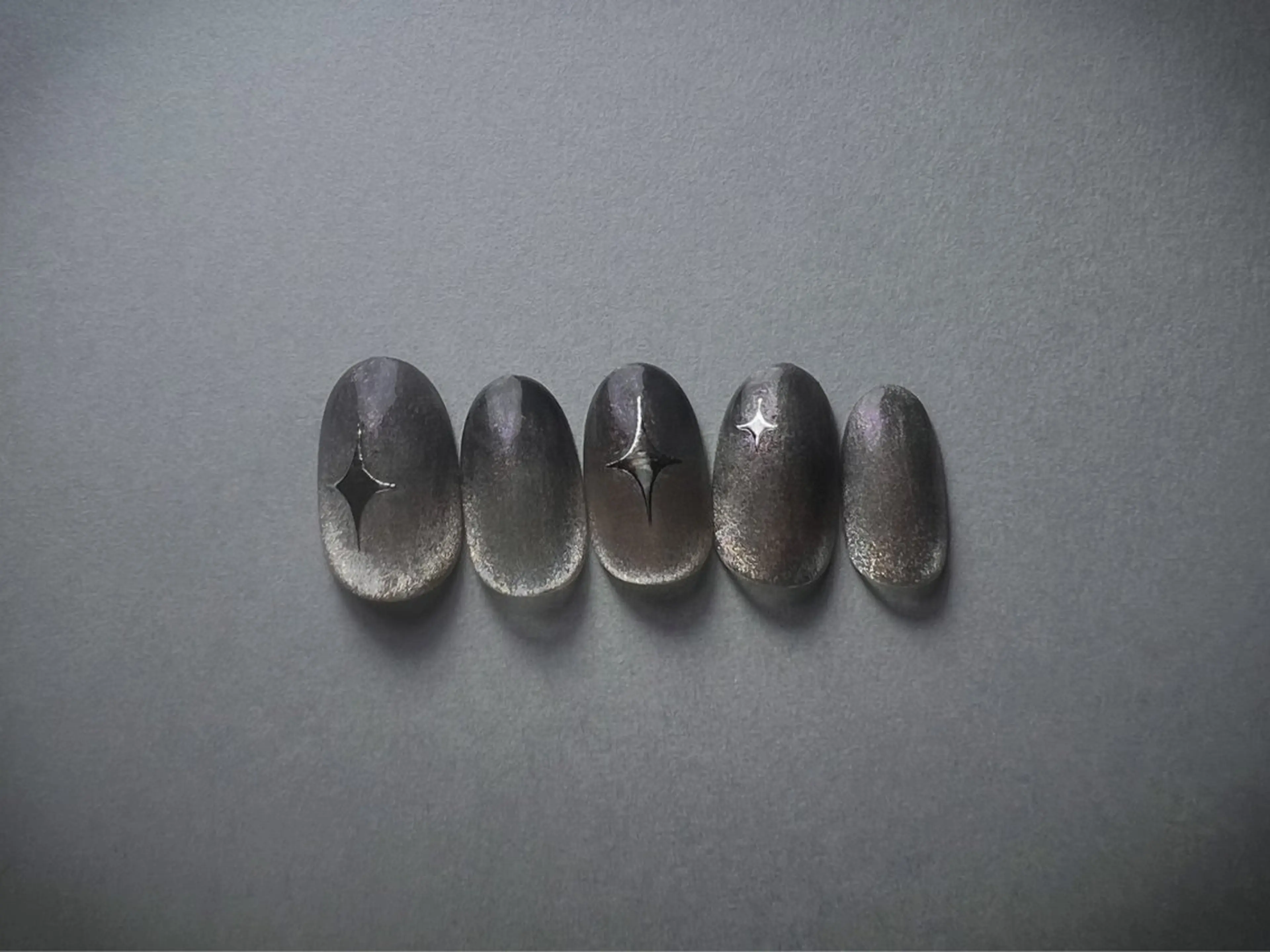 ネイル グラデーション マグネットネイル LEFTNAILS フィルインニュアンスのネイルデザイン