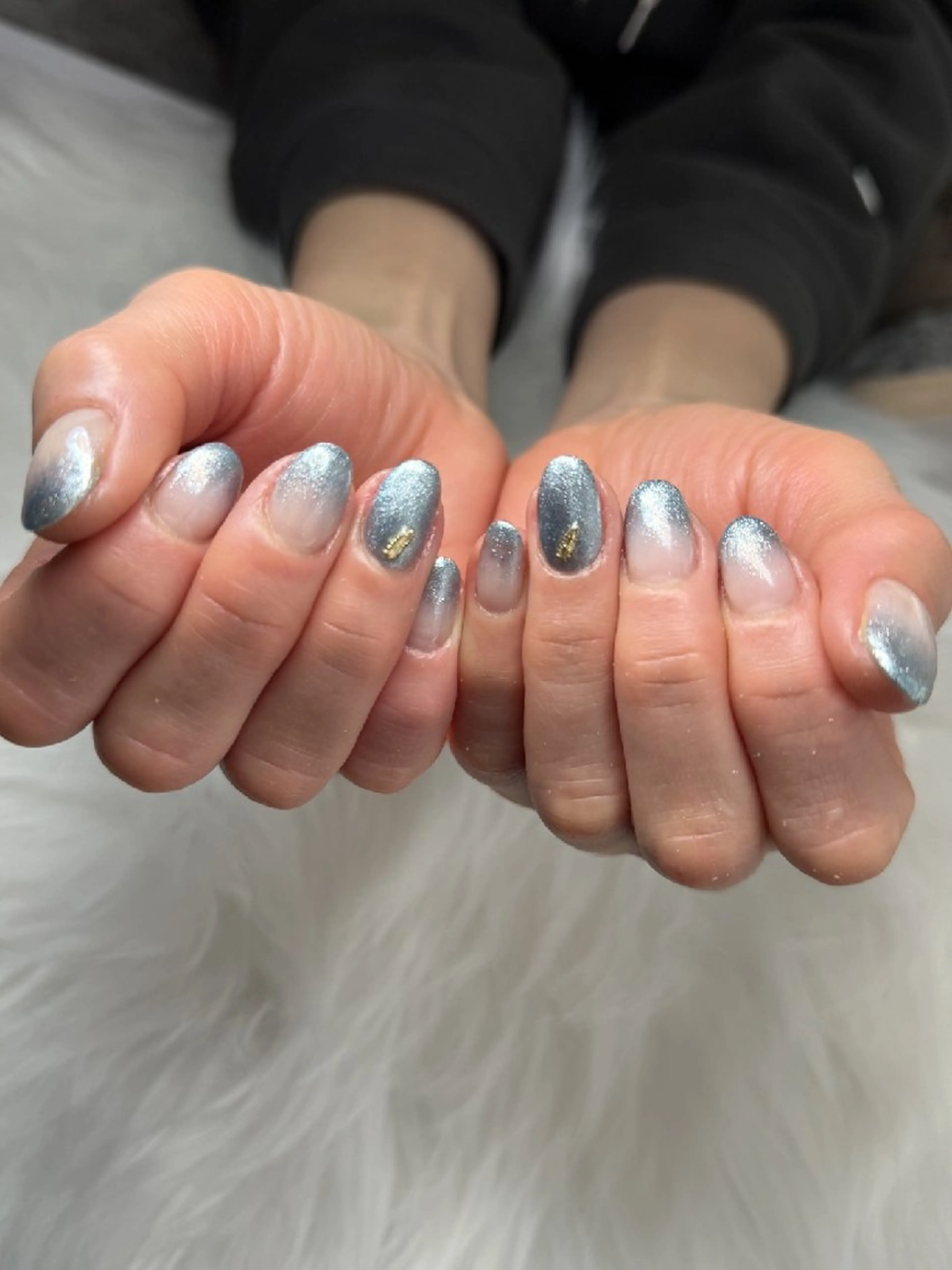 ネイル ブルー グラデーション douceknail所属・本厚木南口 徒歩3分のネイルデザイン