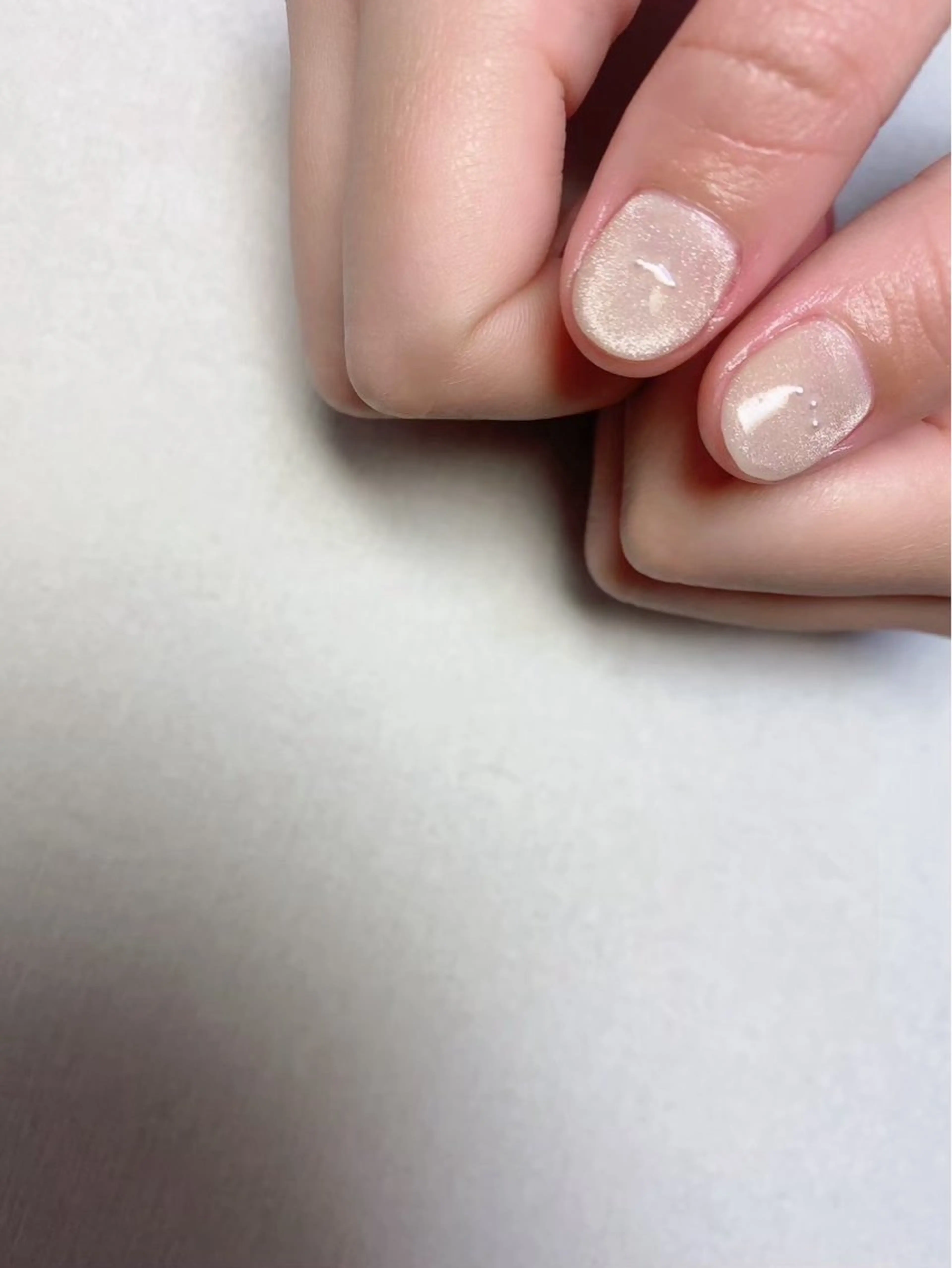 ネイル ジェルネイル ガーリー マグネットネイル リボン シンプルネイル irooo 21のネイルデザイン