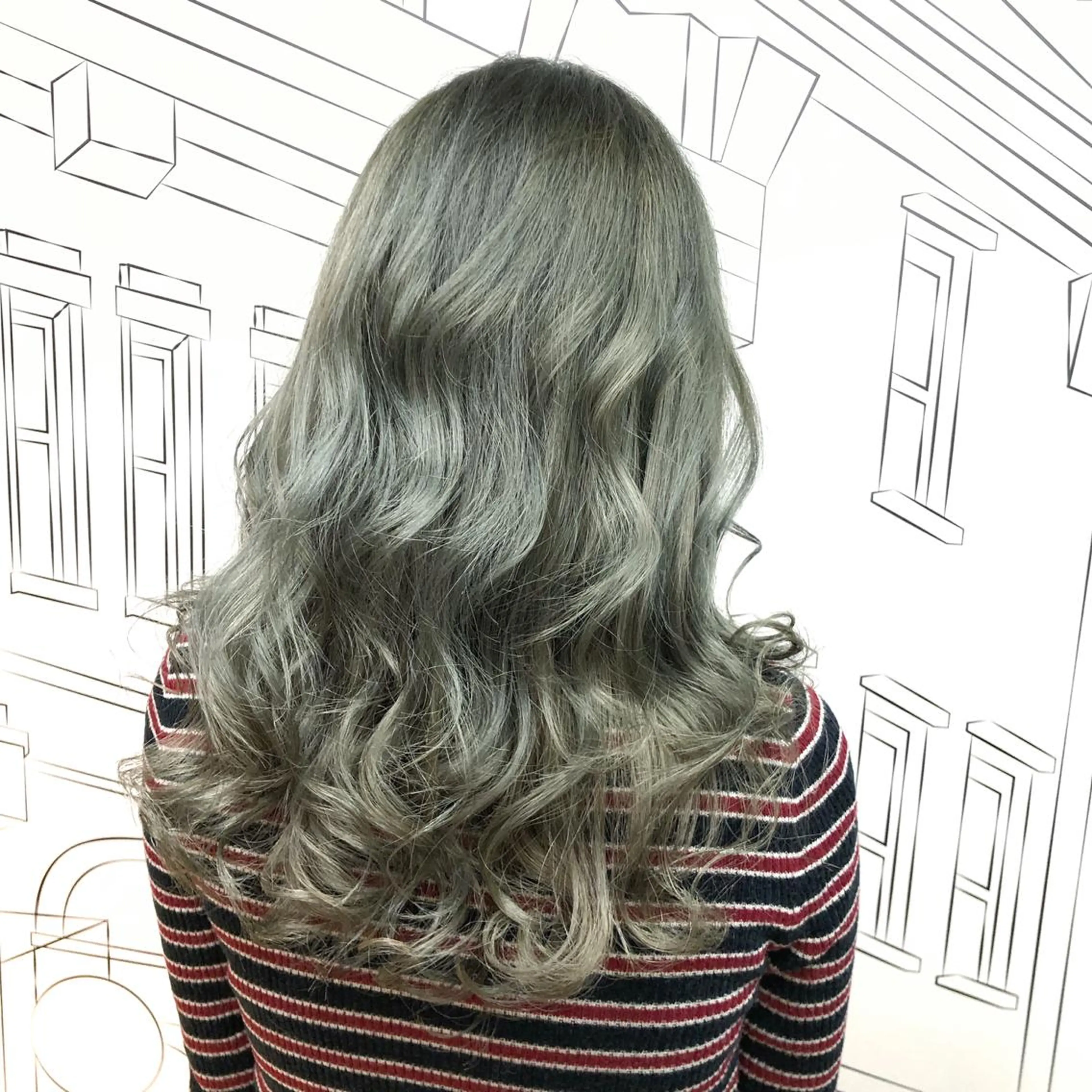 セミロング カラー シルバー 外国人風カラー ヘアカラー レイヤー⭐️カラー ⭐️平川雅史のヘアスタイル