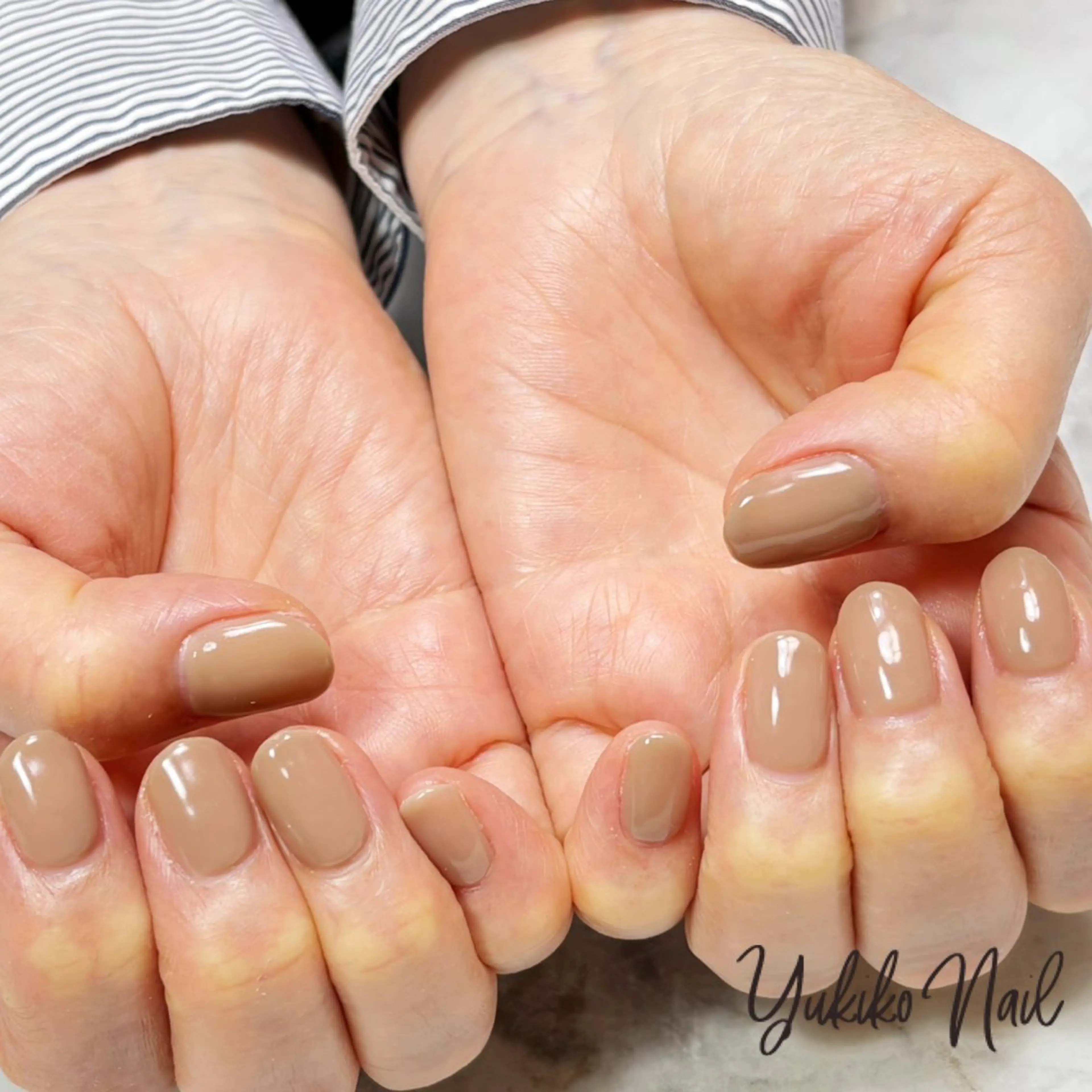 ネイル ブラウン オフィスネイル ワンカラーネイル シンプルネイル ハンドネイル ユキコ ネイルのネイルデザイン