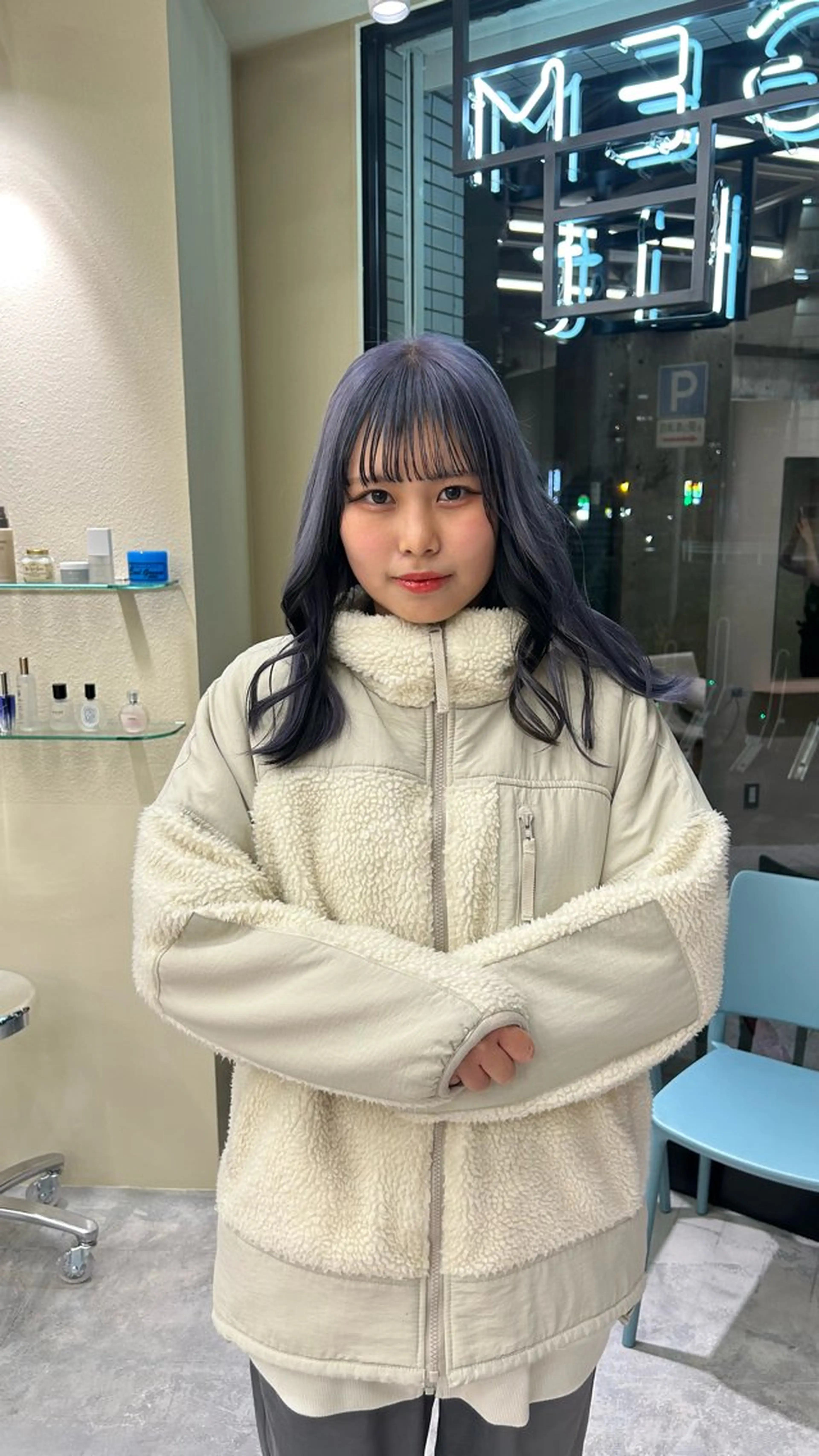 セミロング カラー ミストバング  フェイスフレーミング 寺澤 花梨のヘアスタイル