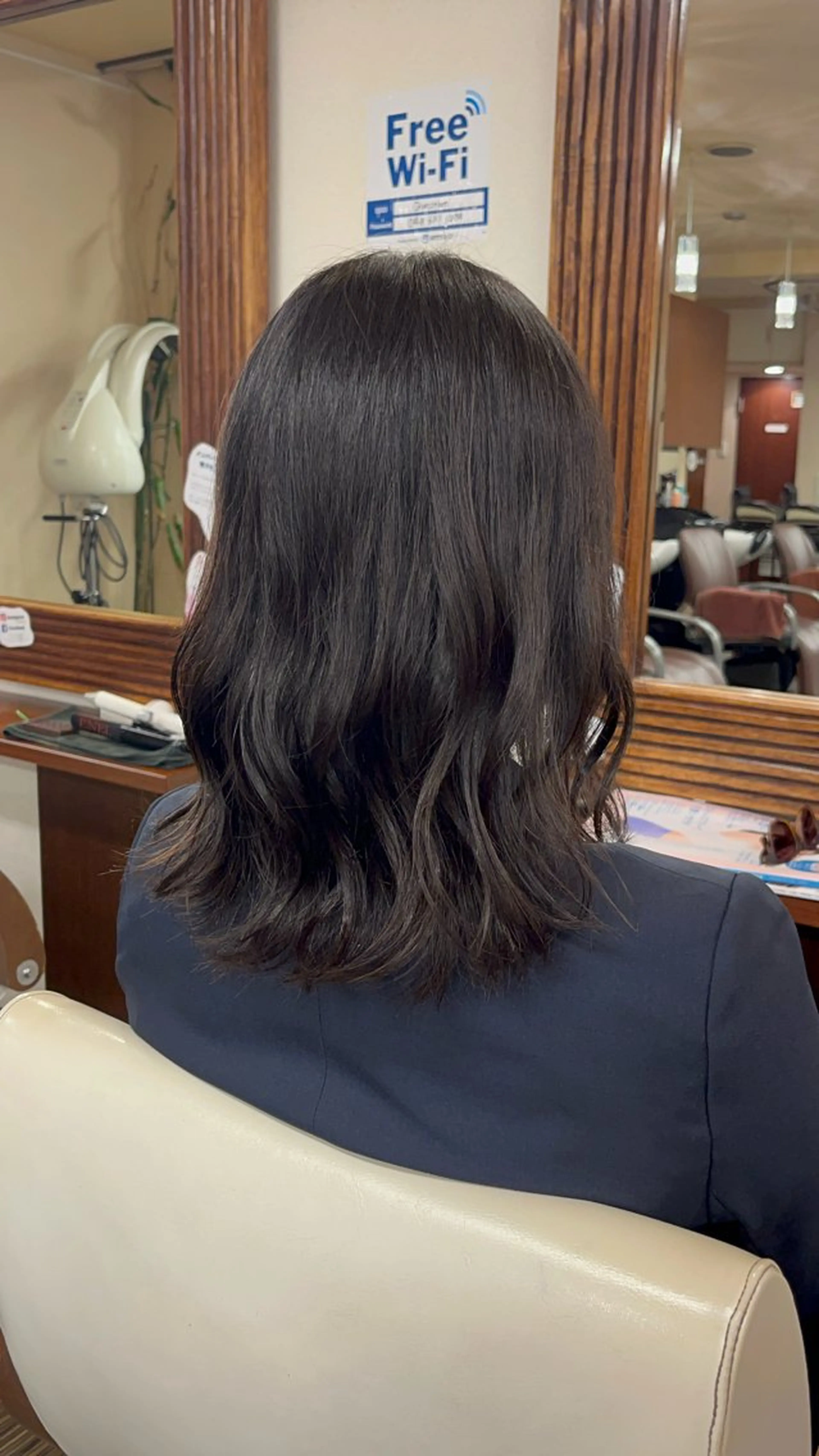 ミディアム 西形 梨瑚のヘアスタイル