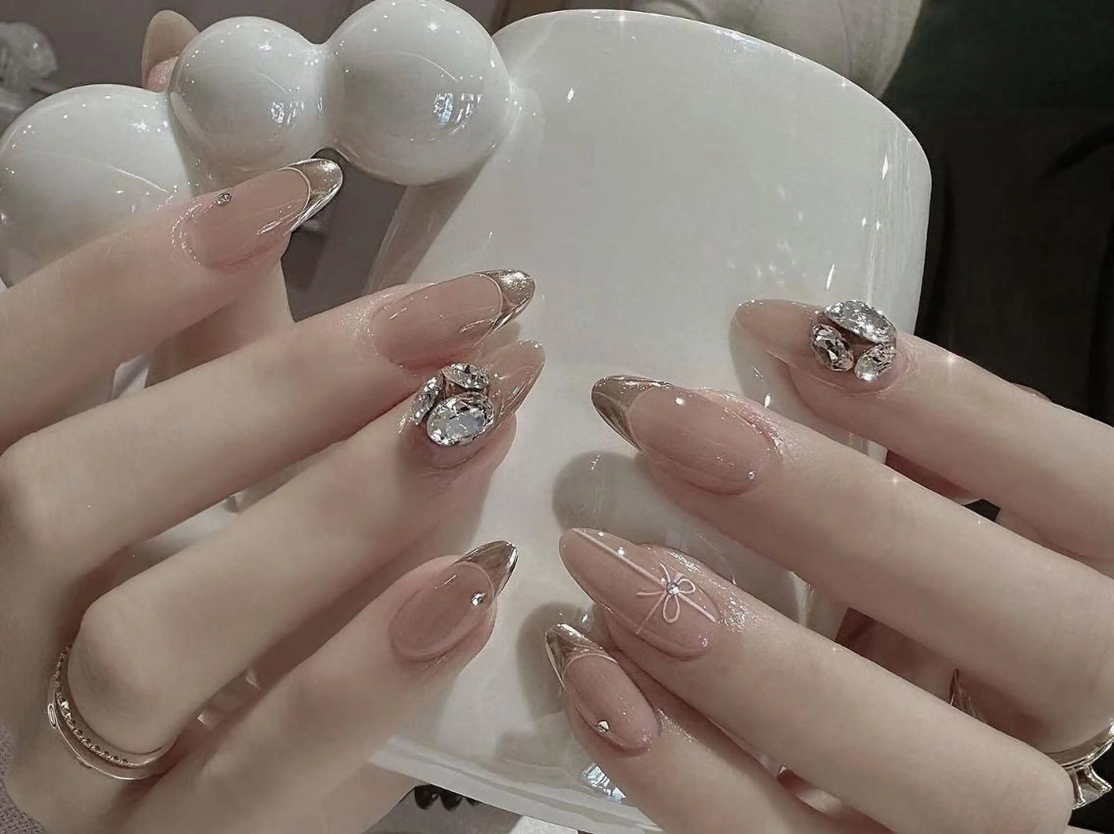 ネイル アートネイル カジュアル フレンチネイル ジェルネイル ゴールド ハンドネイル 🎀Sense Nail新宿店🎀のネイルデザイン