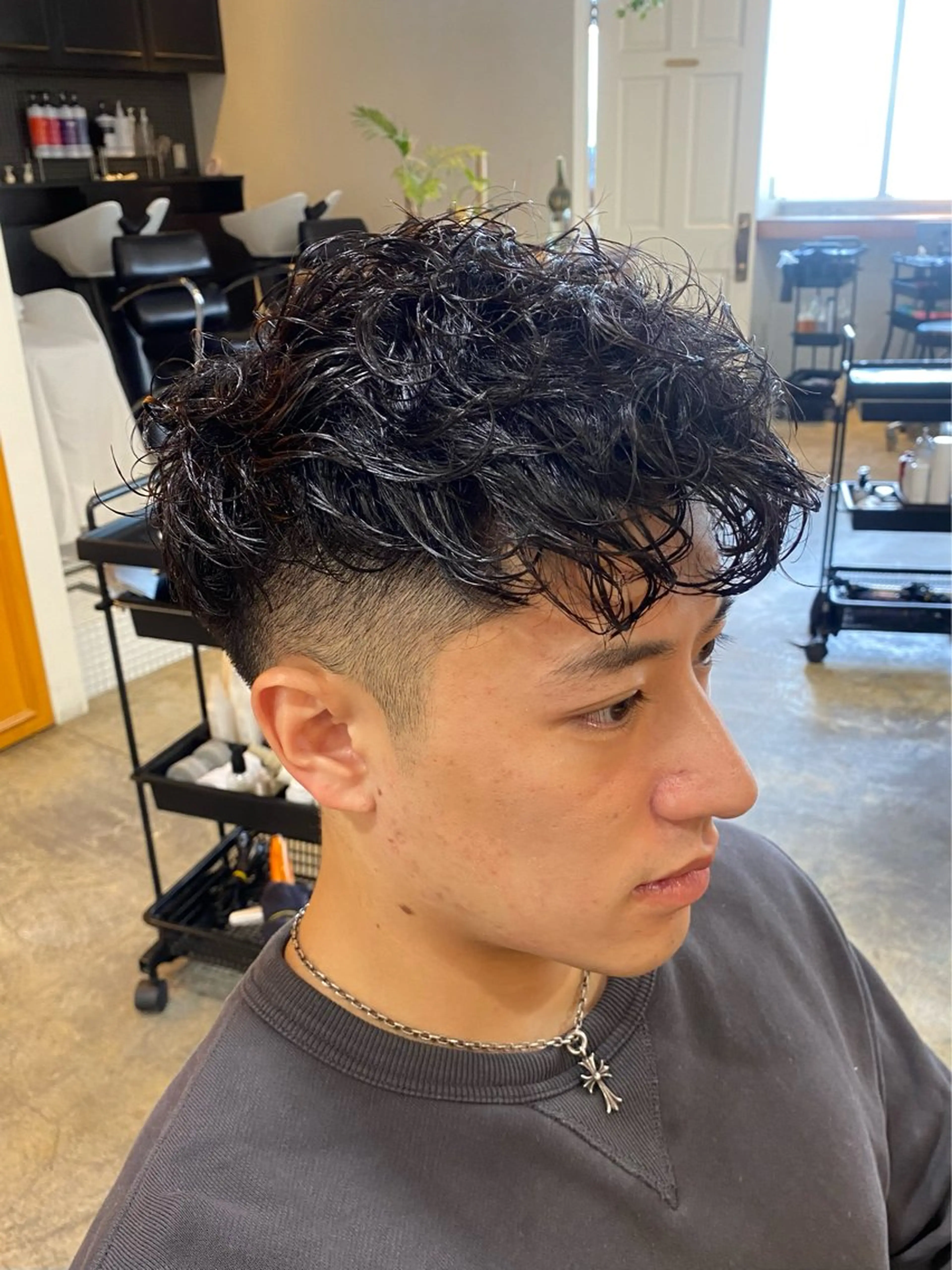 ミディアム パーマ メンズ レイヤーボブ/ 艶カラー/サナ🌼のヘアスタイル