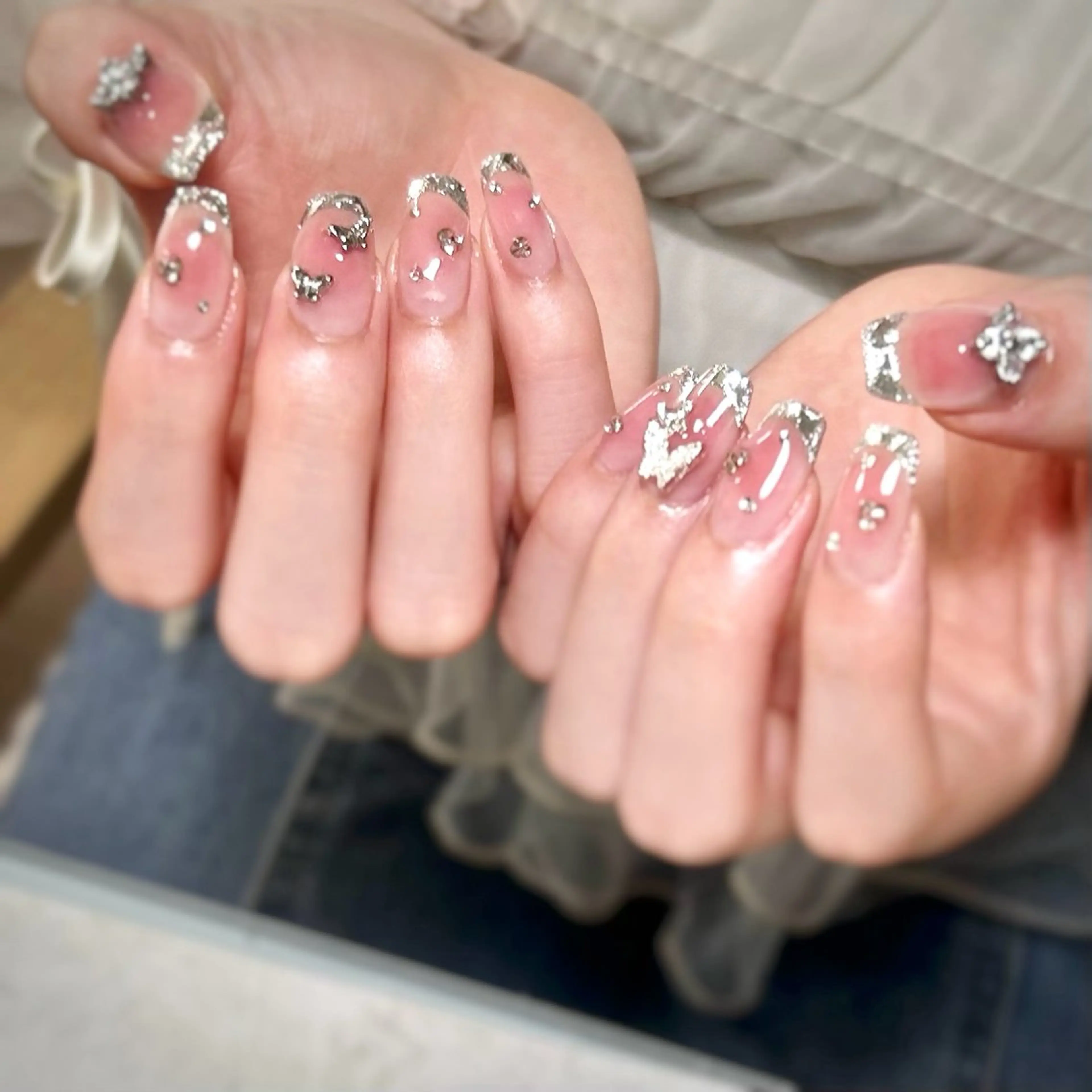 ネイル チークネイル フレンチネイル ガラスフレンチ ストーンネイル ハンドネイル muum_nail 新宿2分 三丁目1分のネイルデザイン